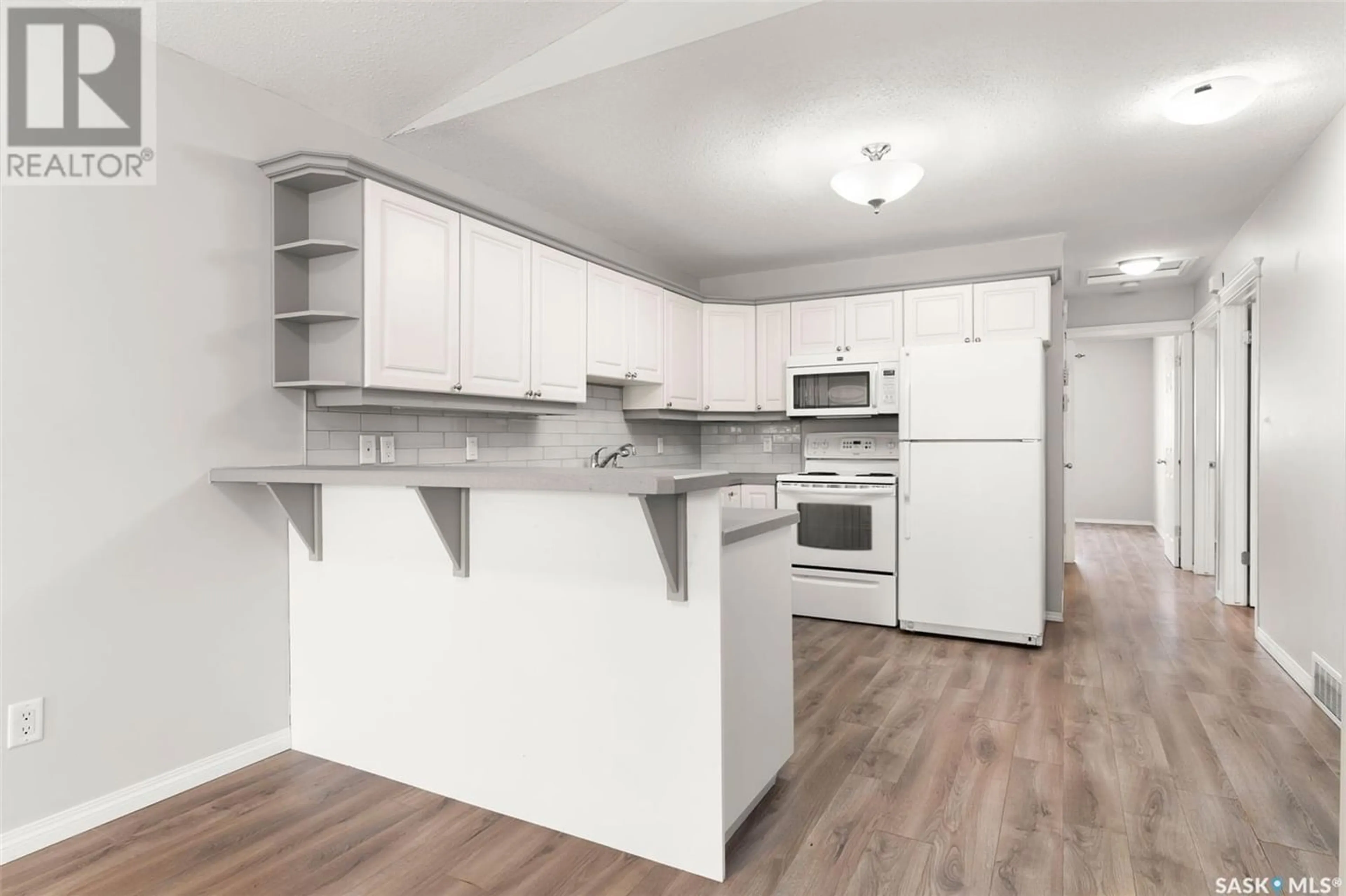 Standard kitchen for 1443 Forget STREET, Regina Saskatchewan S4T4Y4