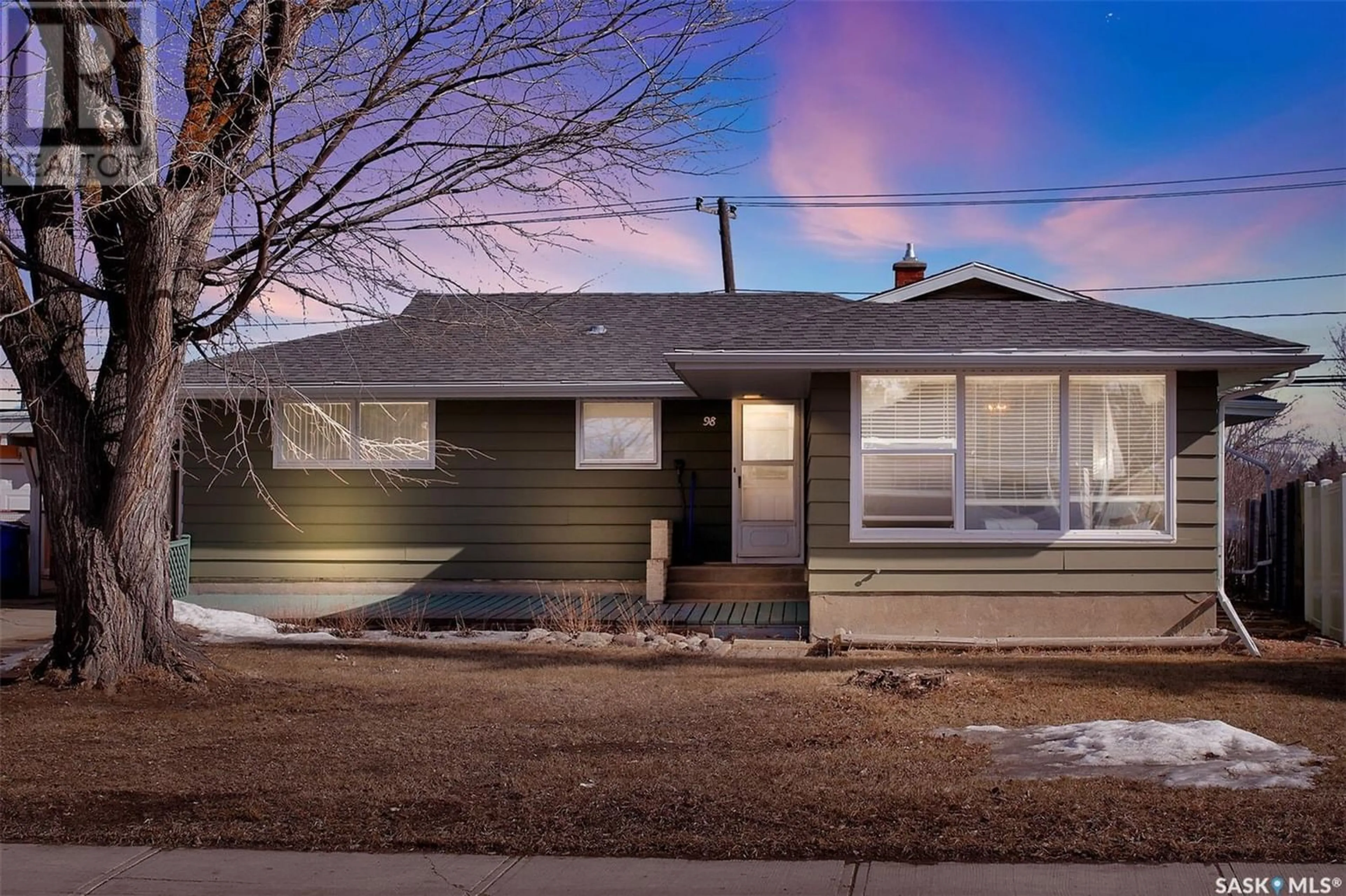 Frontside or backside of a home for 98 Millar CRESCENT, Regina Saskatchewan S4S1N4