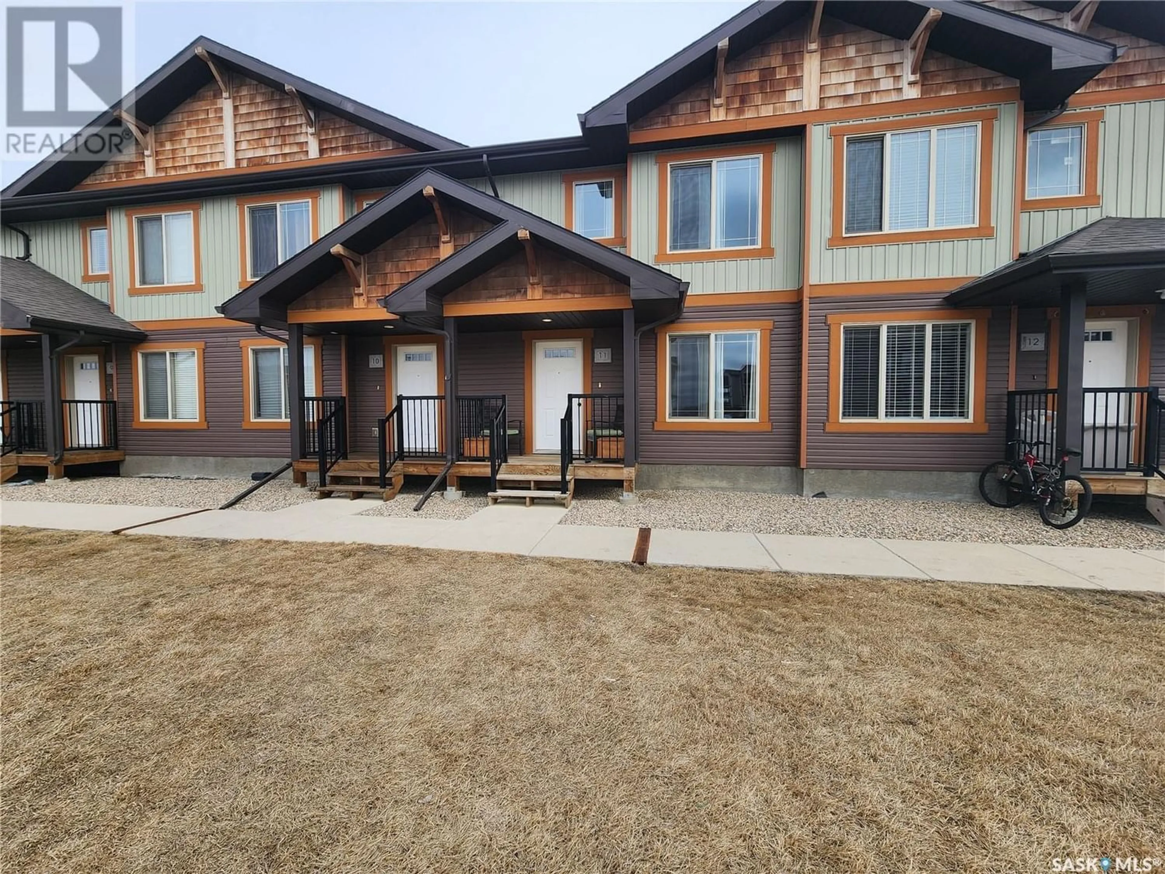 A pic from exterior of the house or condo for 11 880 5TH STREET NE, Weyburn Saskatchewan S4H3B8