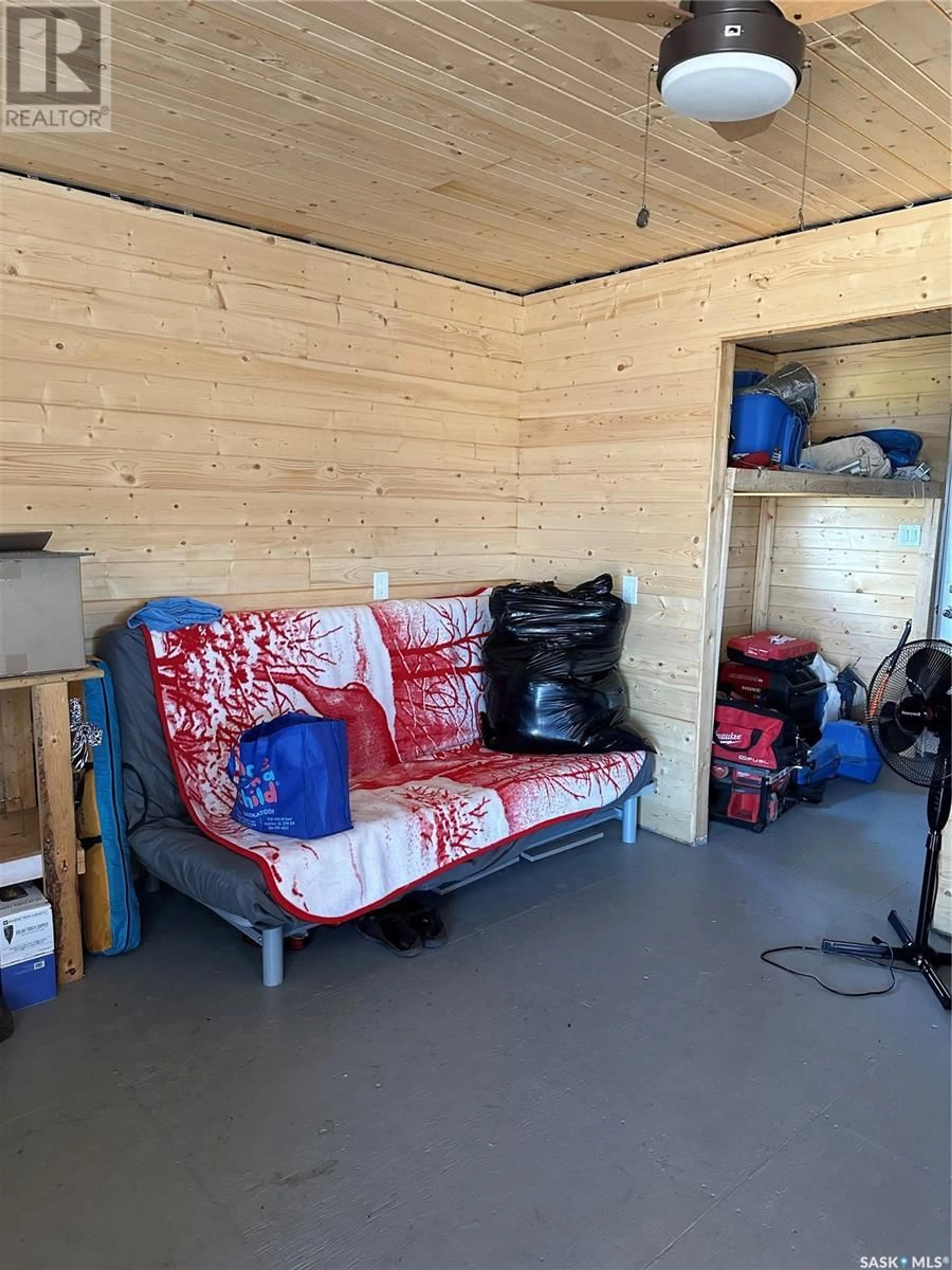 A pic of a room for English Bay Leased Cabin, Lac La Ronge Saskatchewan S0J1L0