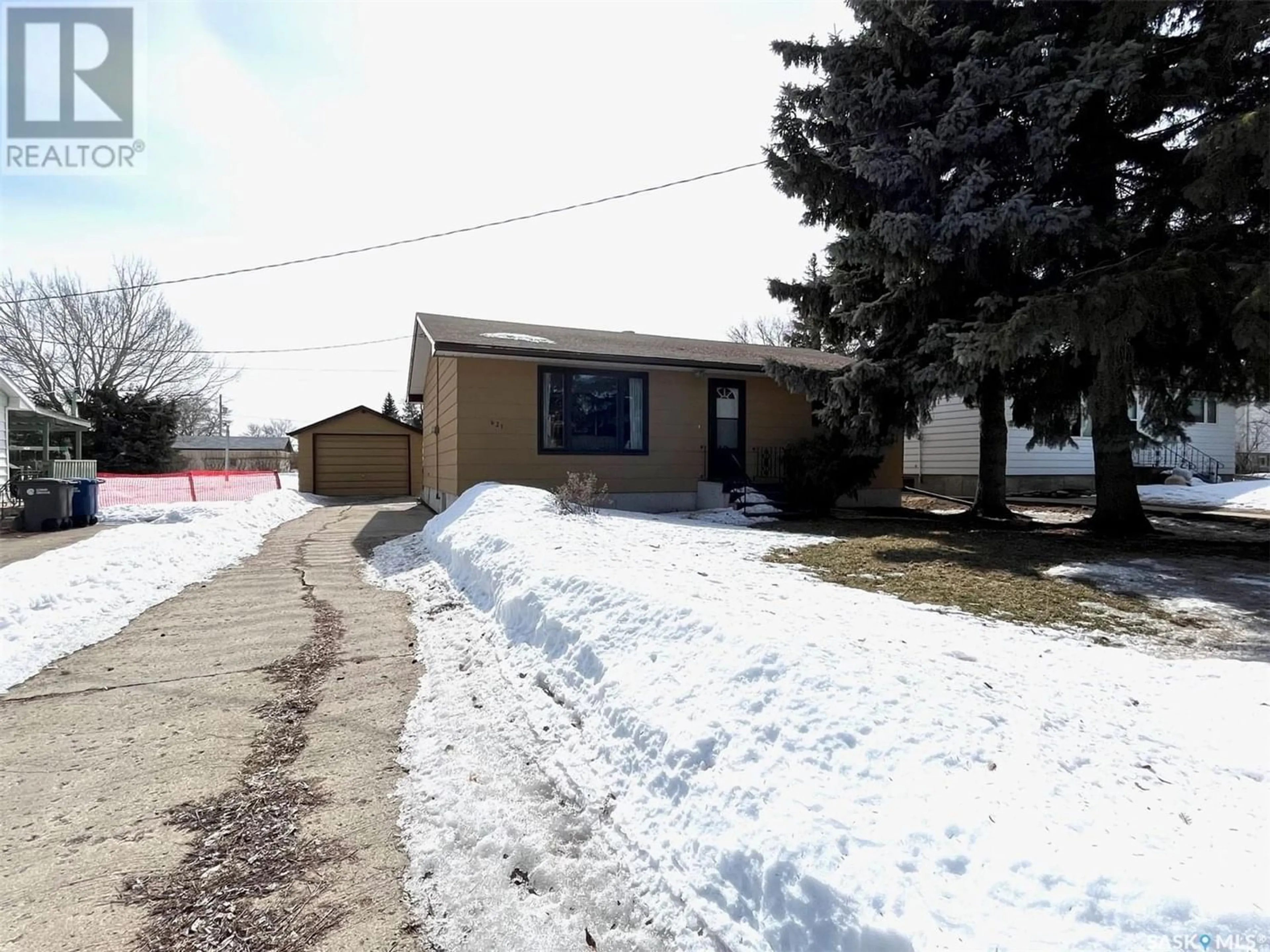 Frontside or backside of a home for 421 Beryl STREET, Broadview Saskatchewan S0G0K0