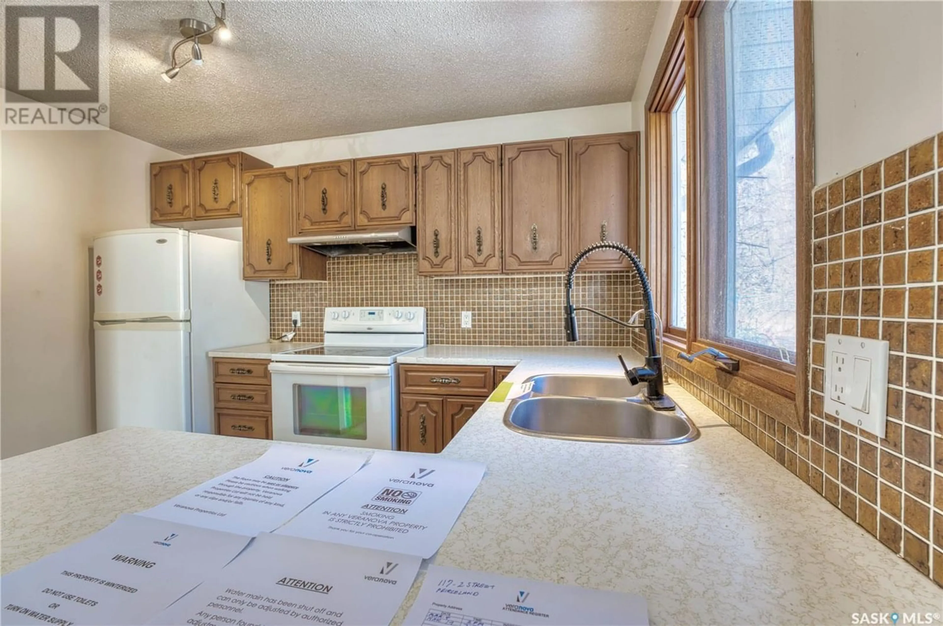 Standard kitchen for 117 2nd STREET W, Pierceland Saskatchewan S0M2K0