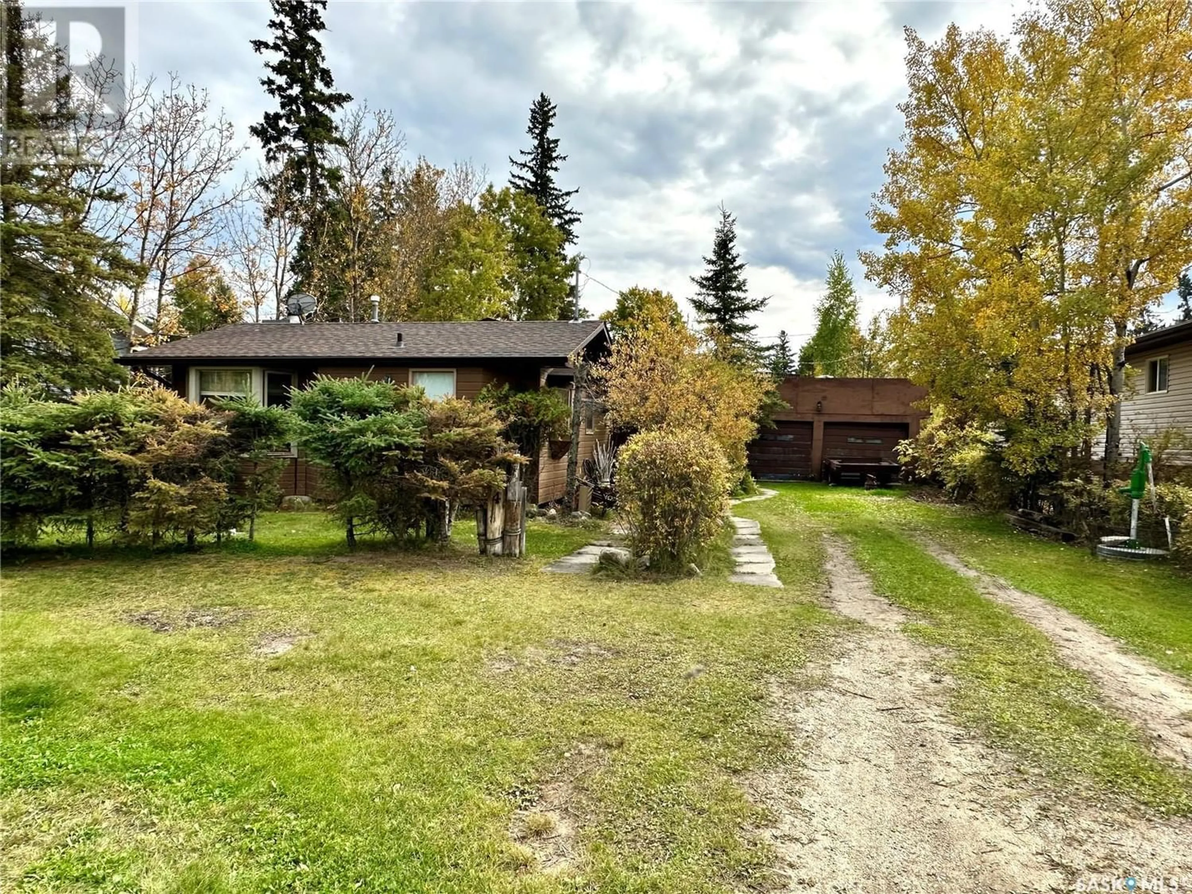 Cottage for 104 Pine STREET, Chitek Lake Saskatchewan S0J0L0