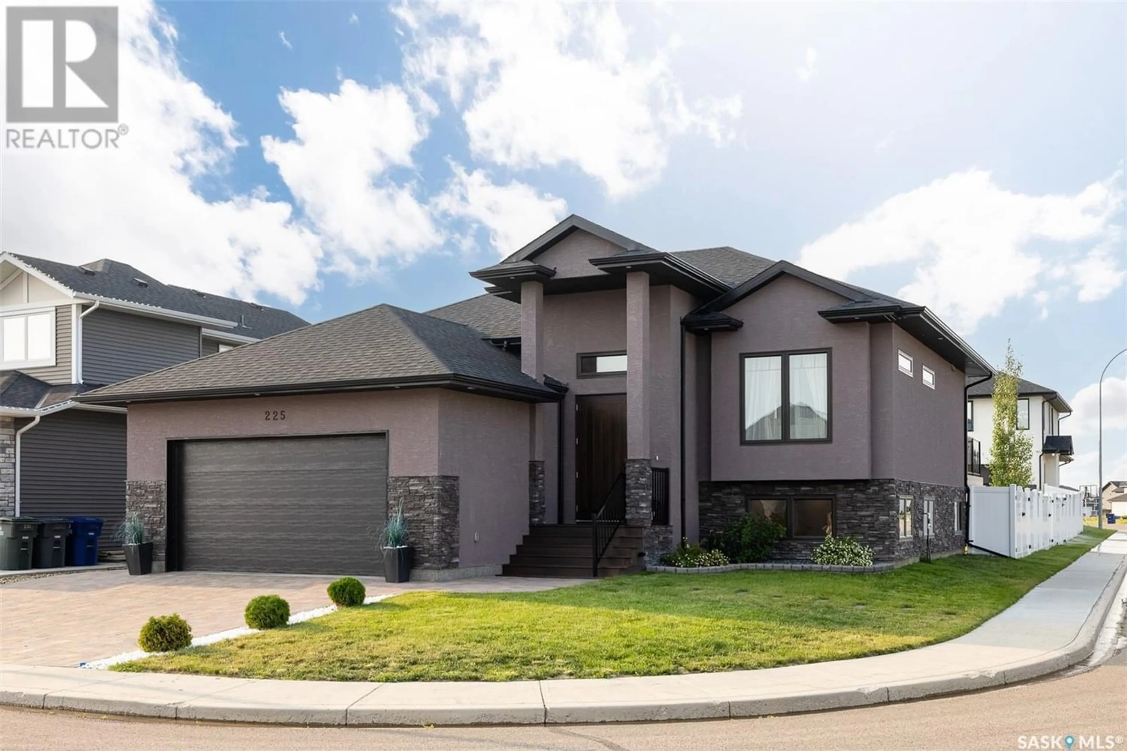 Frontside or backside of a home for 225 Cowan CRESCENT, Martensville Saskatchewan S0K2T1