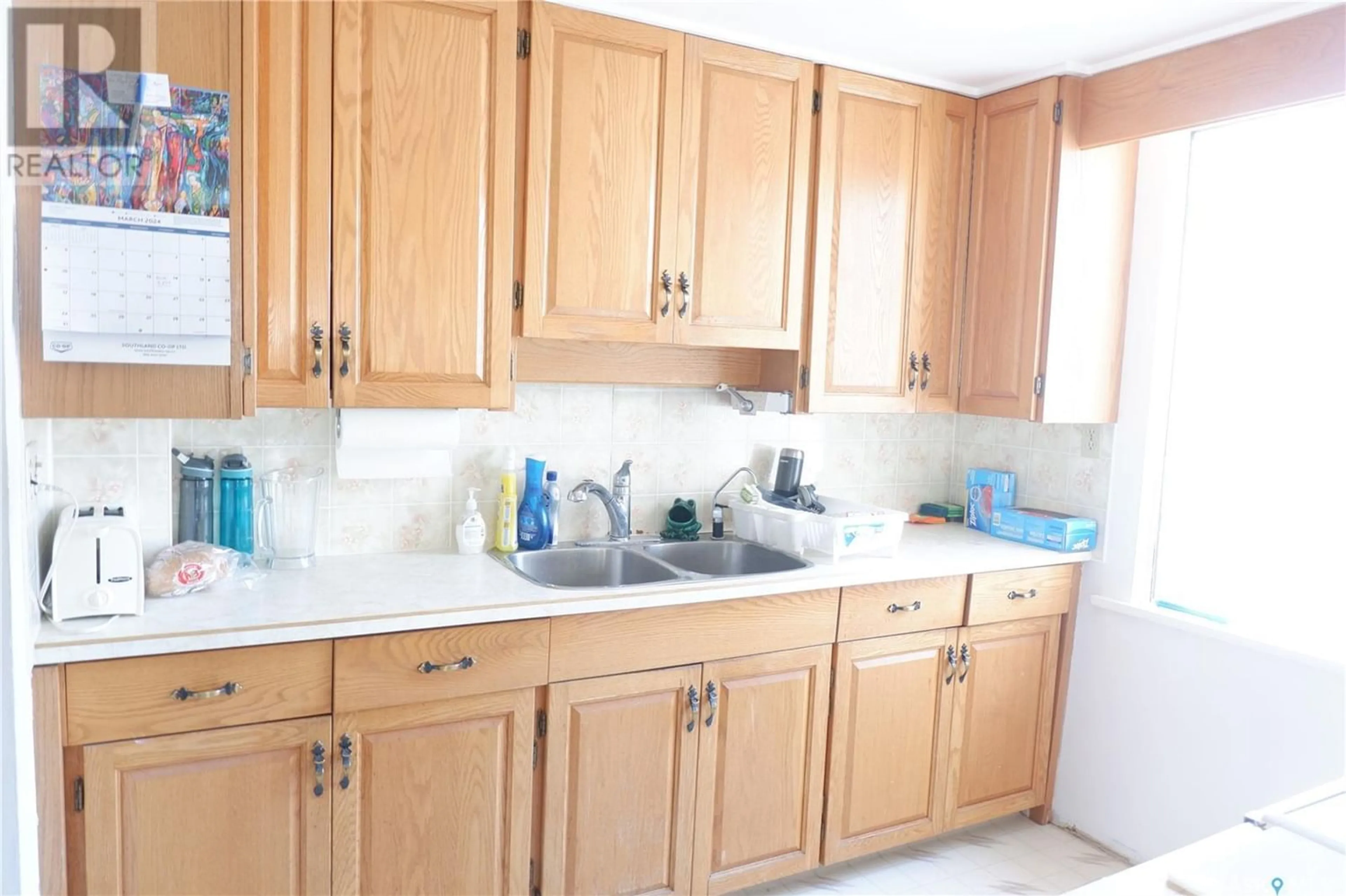 Standard kitchen for 415 5th AVENUE E, Assiniboia Saskatchewan S0H0B0