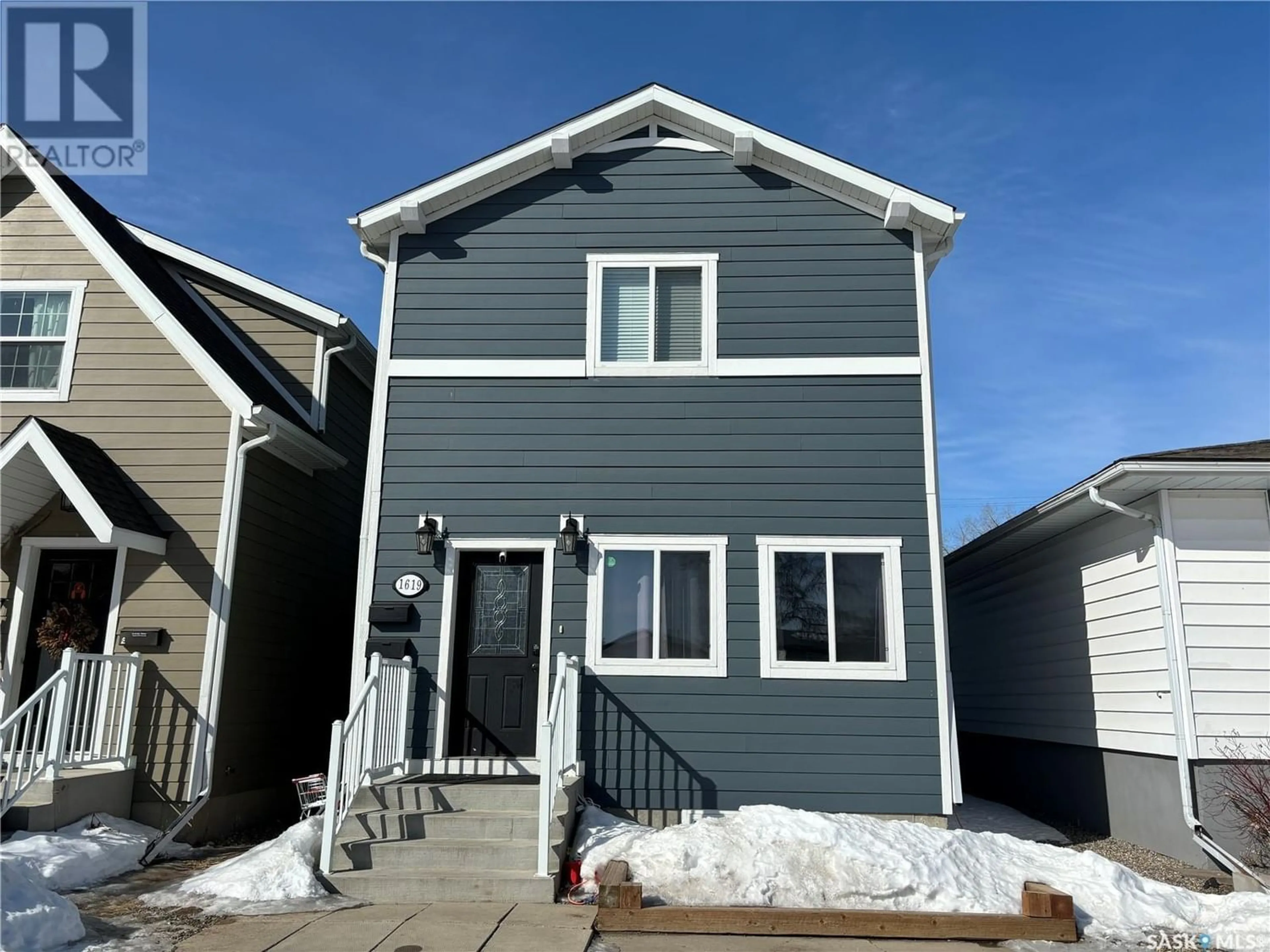 A pic from exterior of the house or condo for 1619 Prince Of Wales AVENUE, Saskatoon Saskatchewan S7K3E3