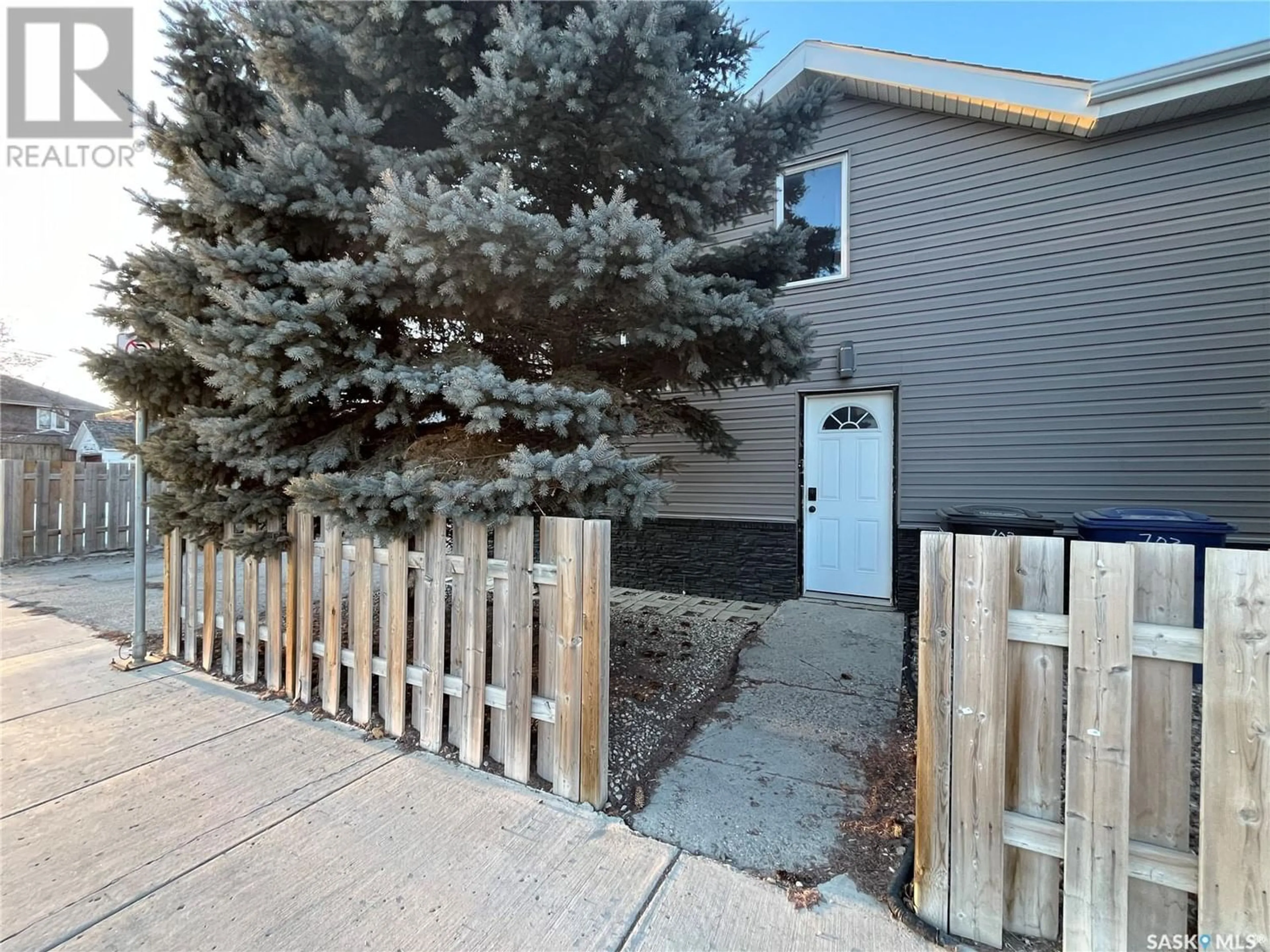 A pic from exterior of the house or condo for 703 7th STREET, Humboldt Saskatchewan S0K2A0
