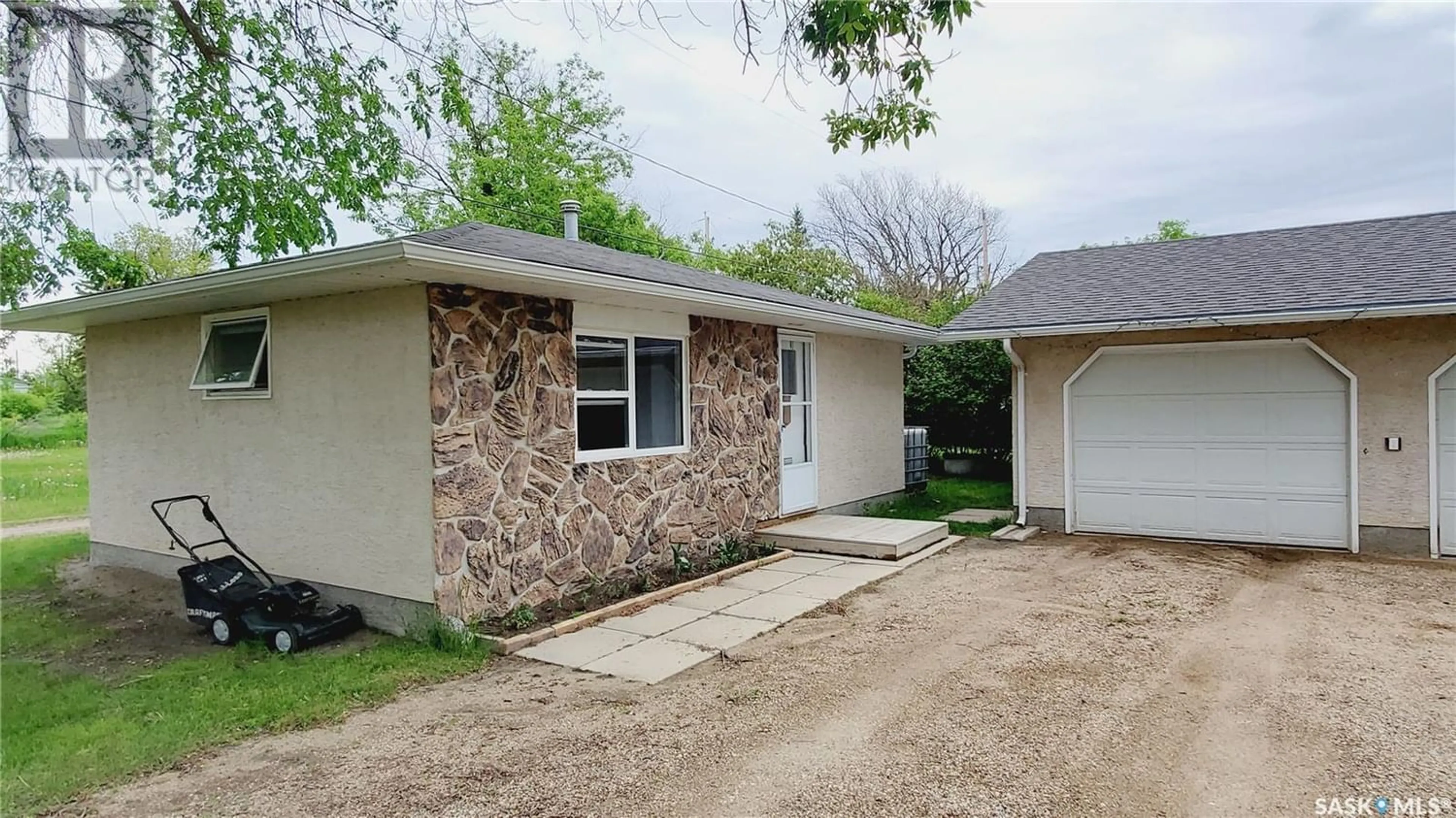 Frontside or backside of a home, cottage for 101 Metcalfe STREET, Tyvan Saskatchewan S0G4X0