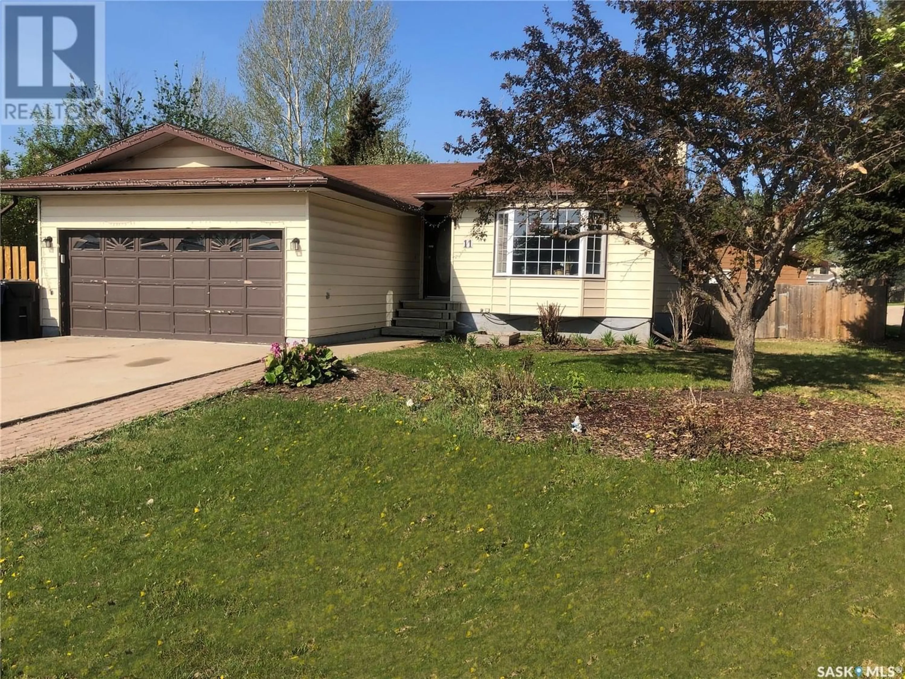 Frontside or backside of a home for 11 Coupland CRESCENT, Meadow Lake Saskatchewan S9X1B1