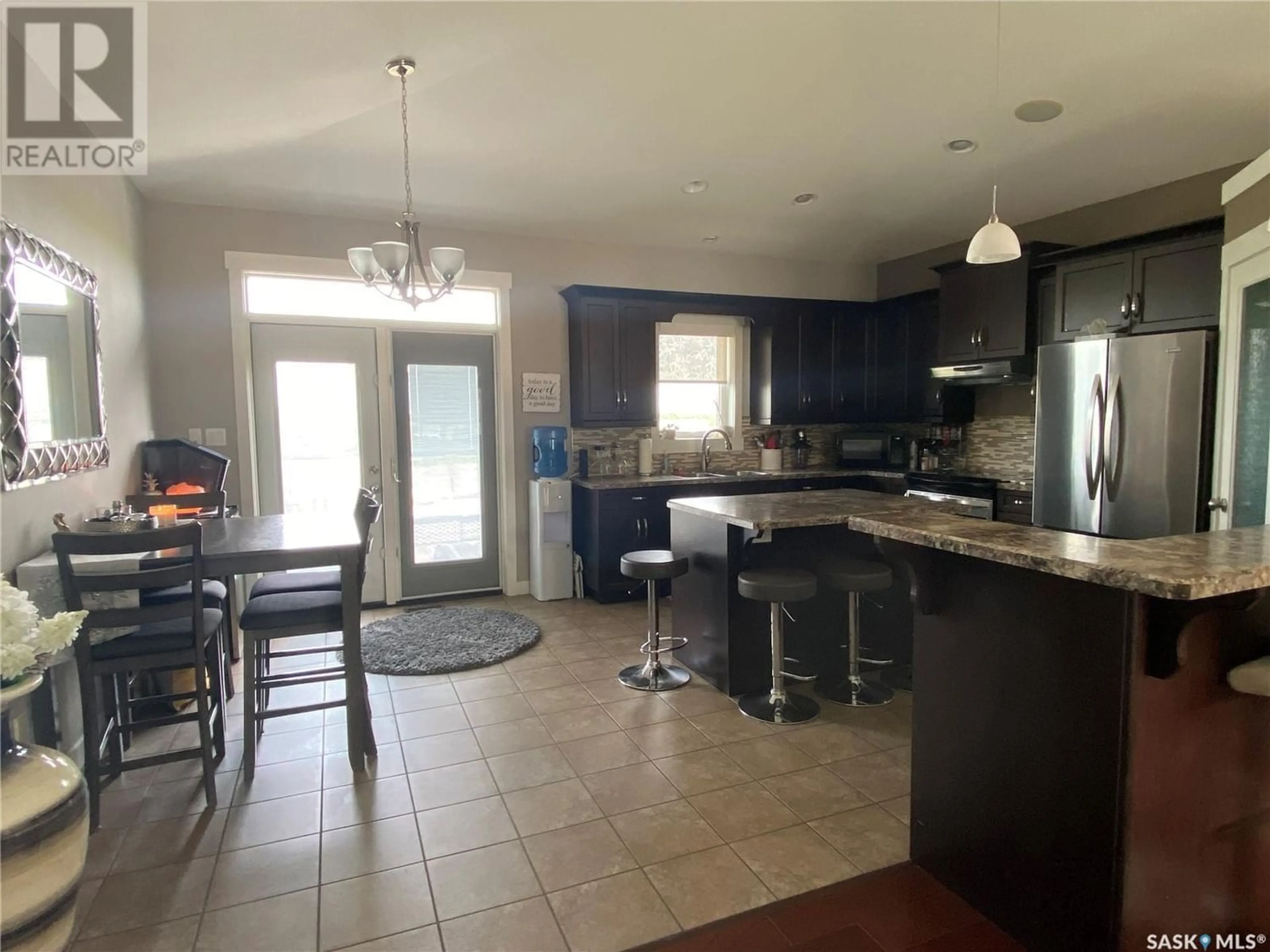 Kitchen for 90 Shields PLACE, Weyburn Saskatchewan S4H0C3