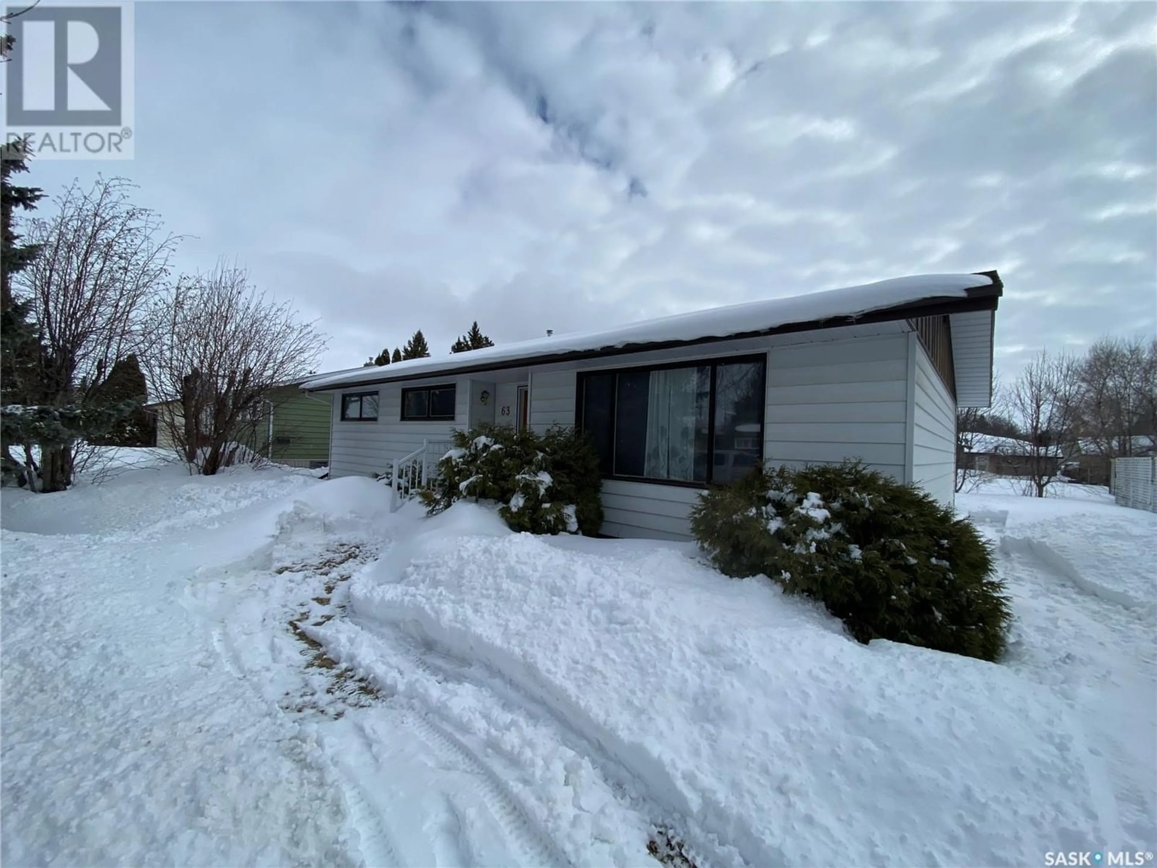 Frontside or backside of a home for 63 Cedarwood CRESCENT, Yorkton Saskatchewan S3N3X5