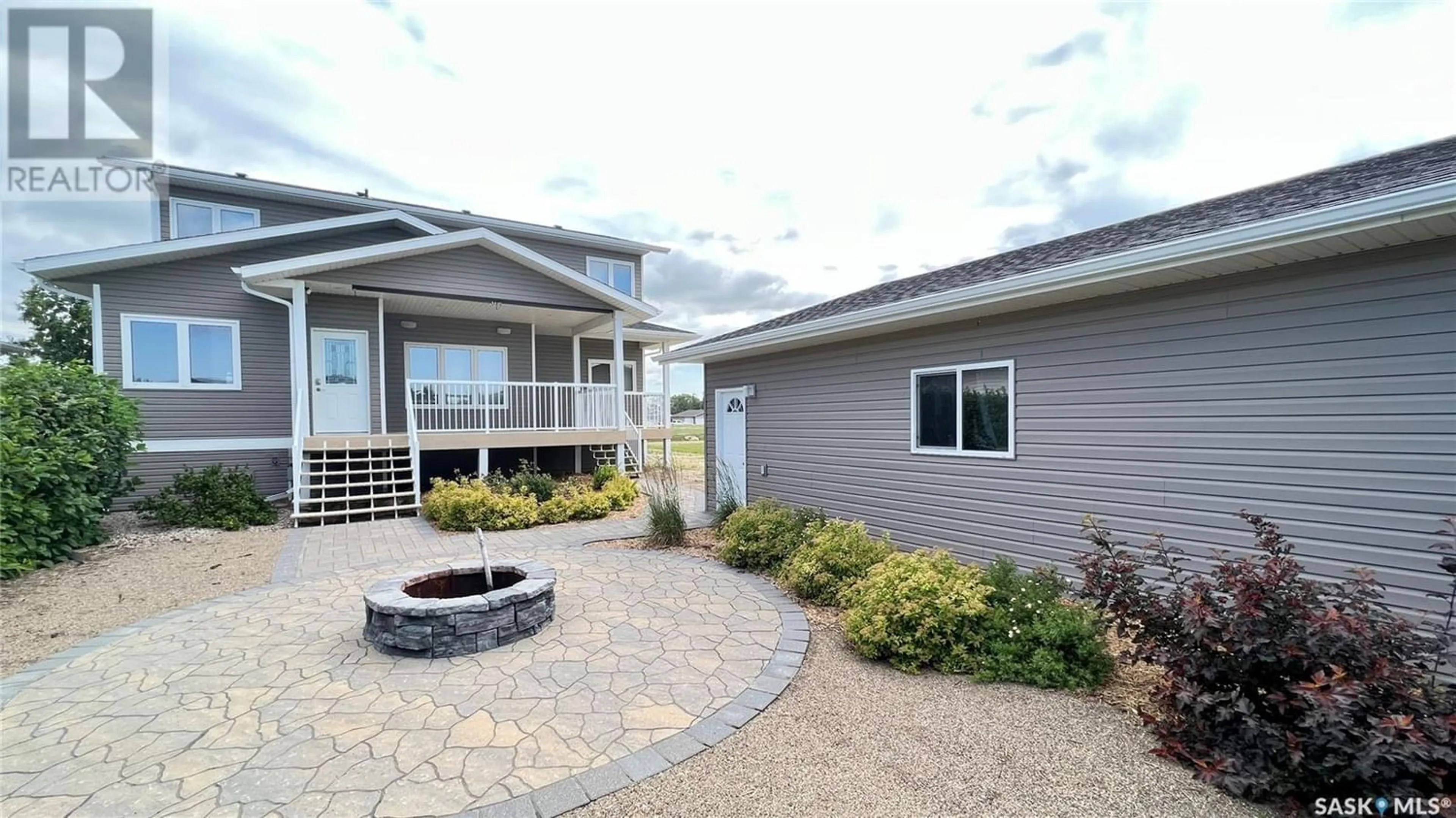 A pic from exterior of the house or condo for 117 Putters LANE, Elbow Saskatchewan S0H1J0