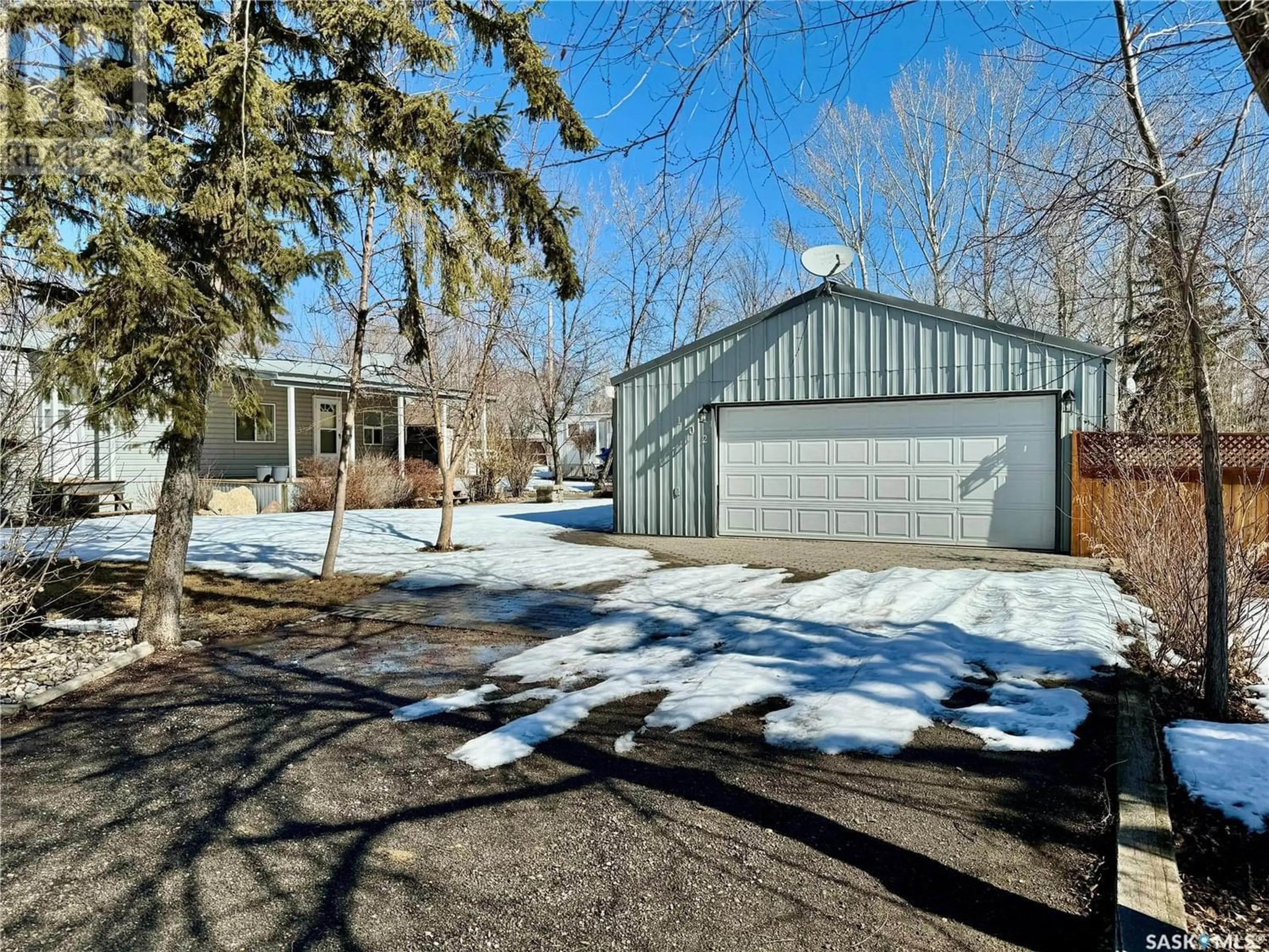 Frontside or backside of a home for 102 Minnow CRESCENT, Island View Saskatchewan S0G4V0