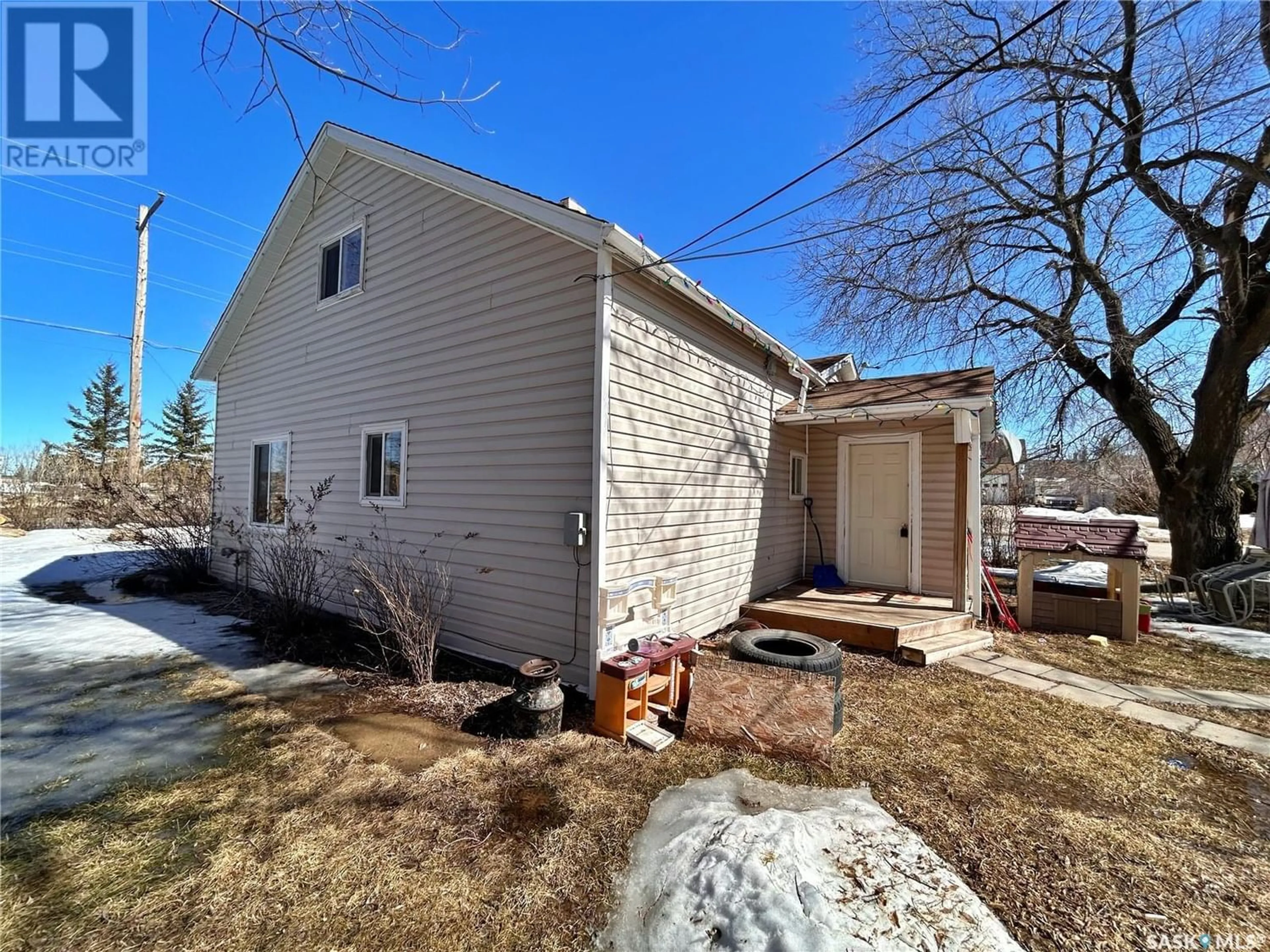 A pic from exterior of the house or condo for 29 Carlton STREET, Redvers Saskatchewan S0C2H0