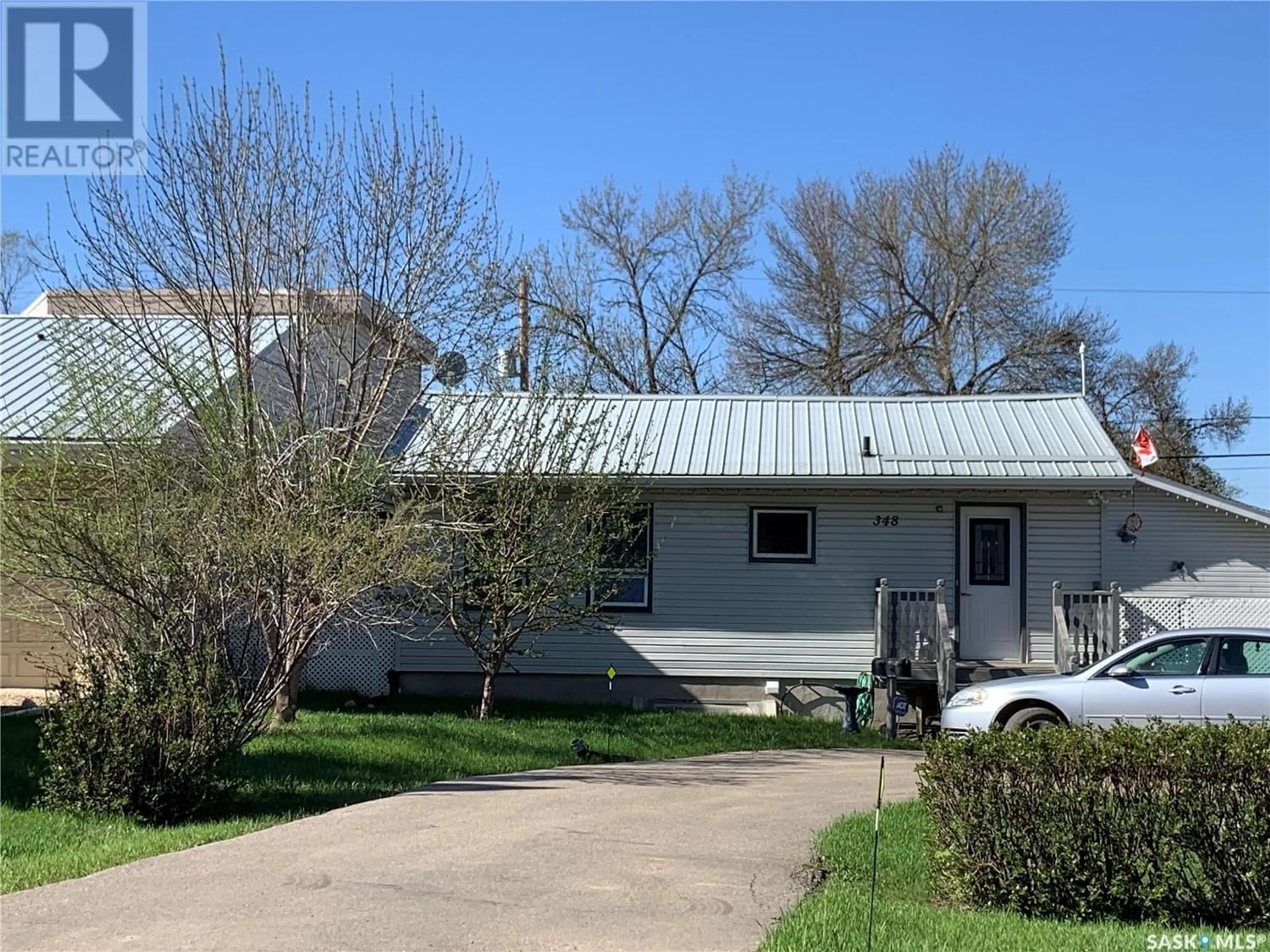 Frontside or backside of a home for 348 Fairchild AVENUE, Regina Beach Saskatchewan S0G4C0