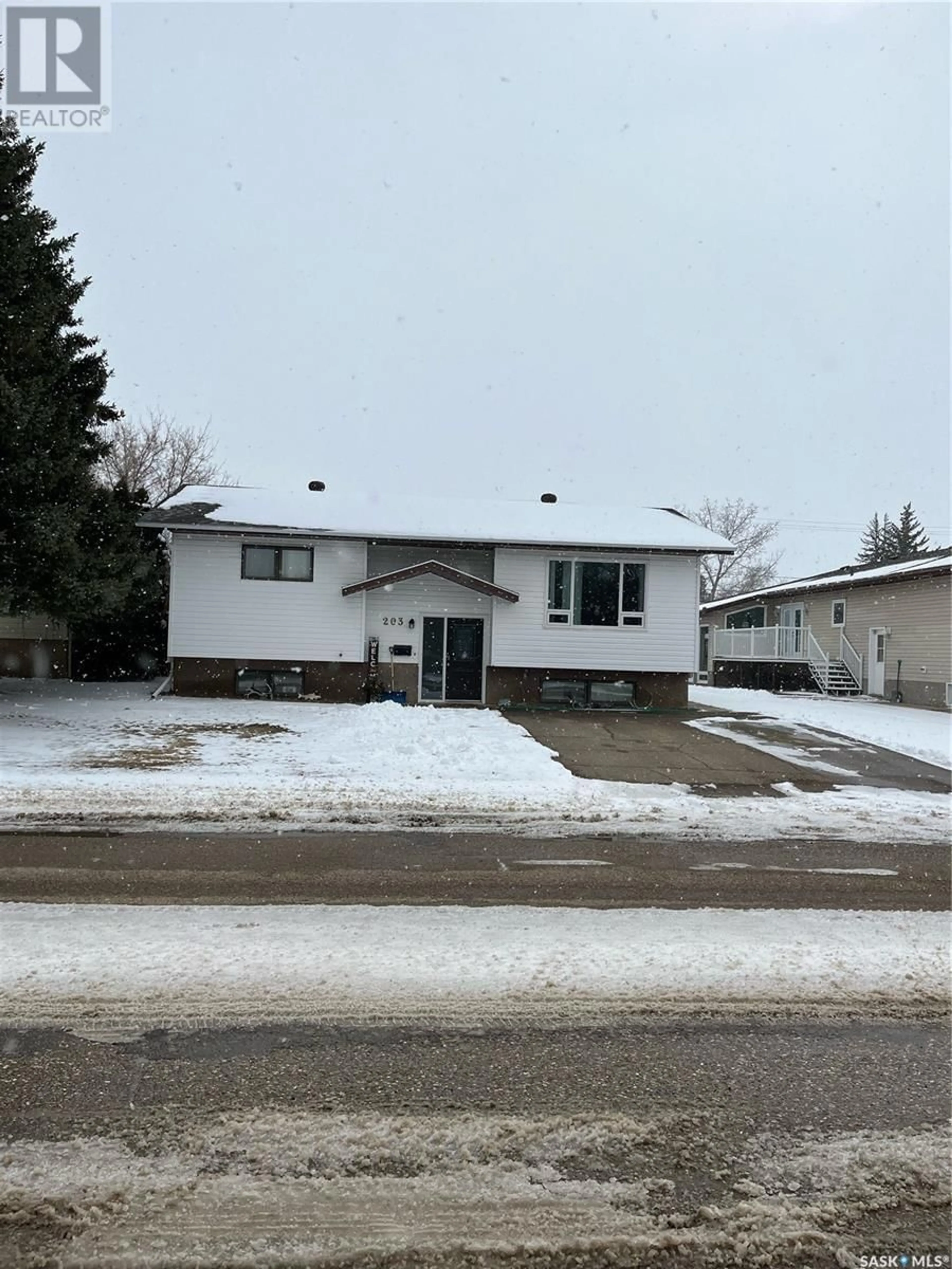 Frontside or backside of a home for 203 5th AVENUE, Maple Creek Saskatchewan S0N1N0