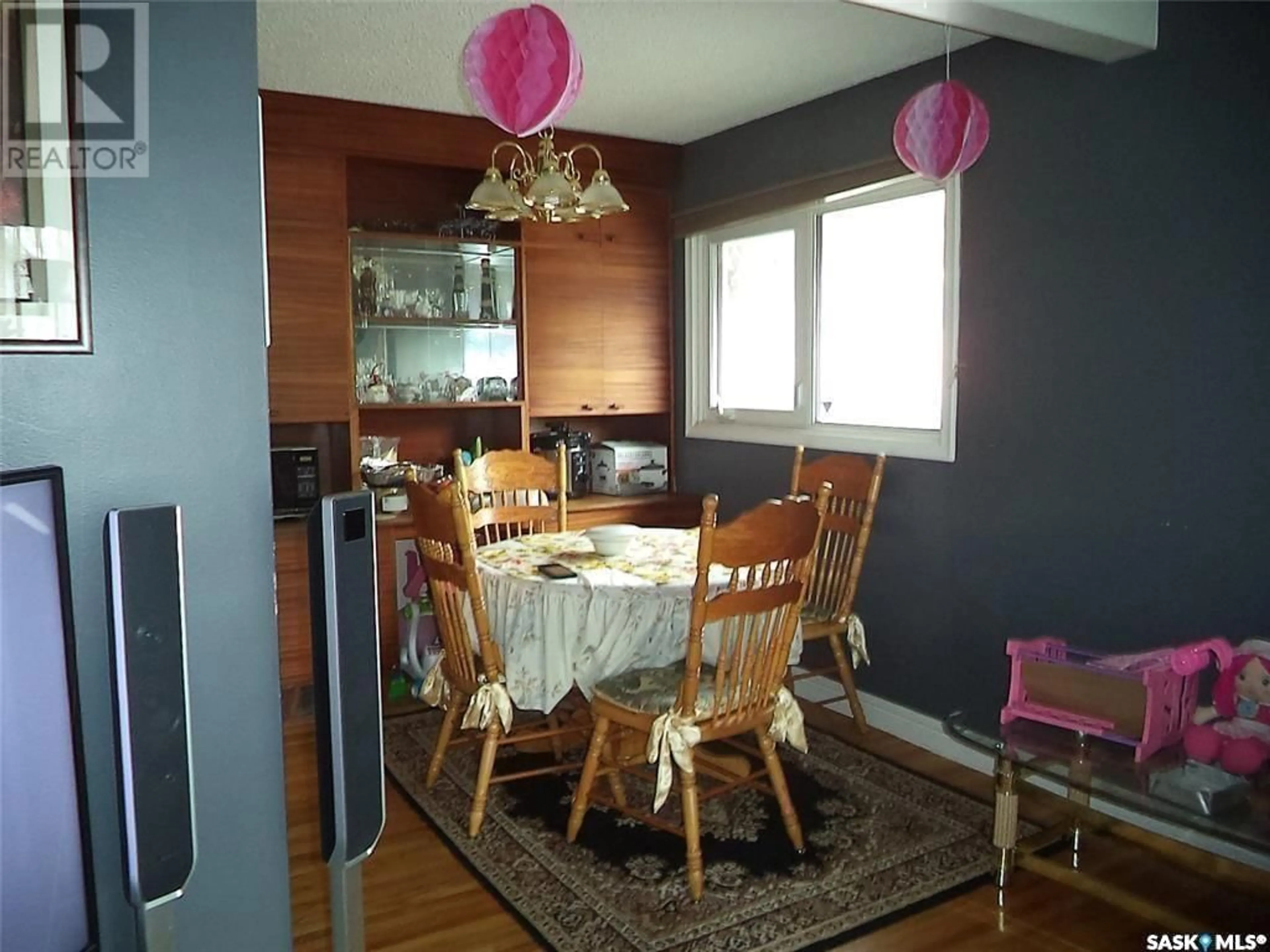 Dining room for 3208 Patricia STREET, Regina Saskatchewan S4R3V7