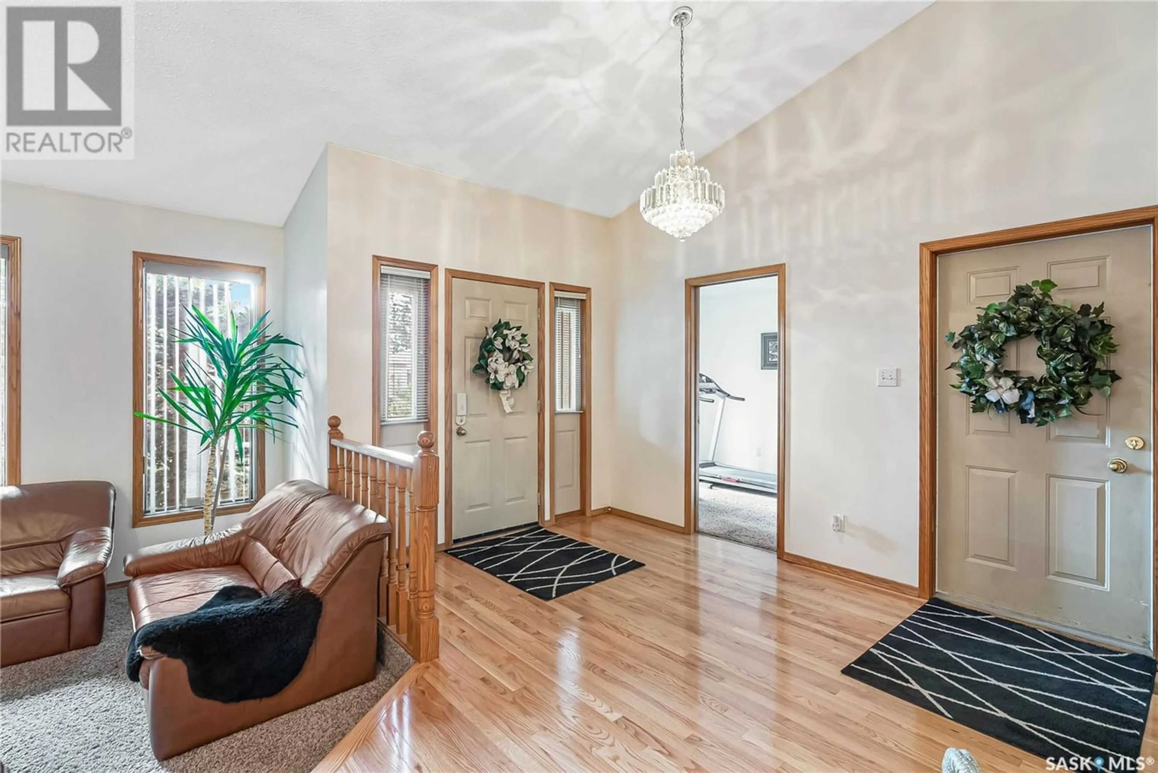 Indoor entryway for 334 Nordstrum ROAD, Saskatoon Saskatchewan S7K6Y5