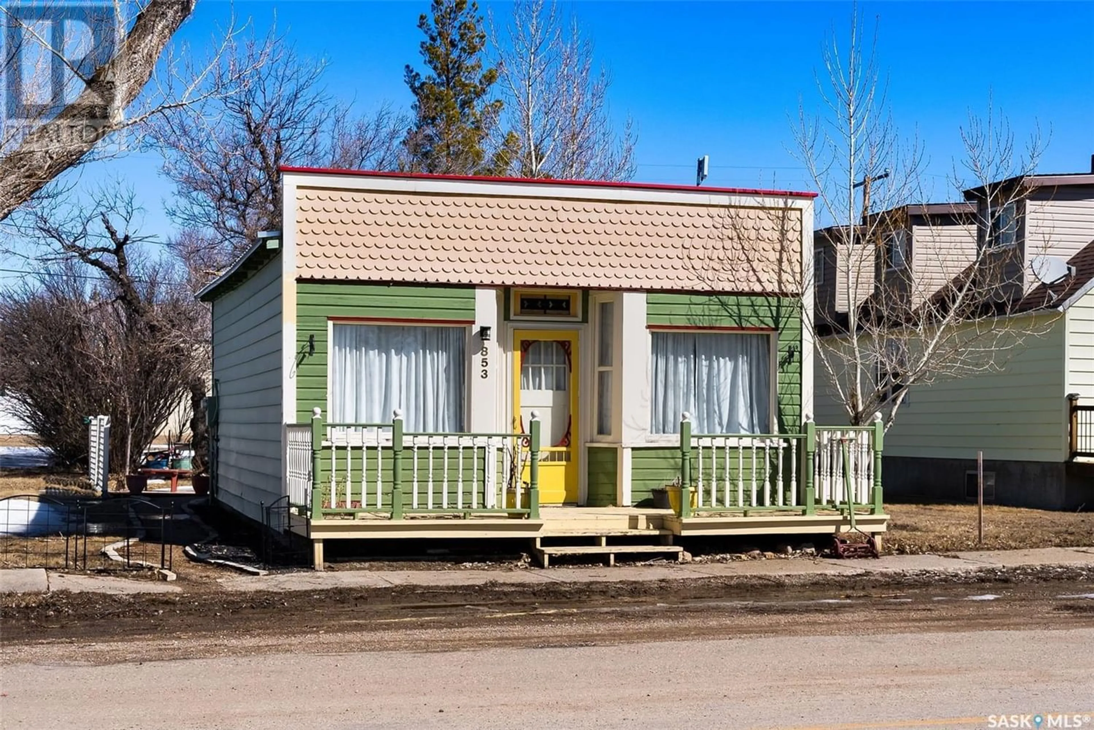 Cottage for 853 Railway AVENUE, Dilke Saskatchewan S0G1C0