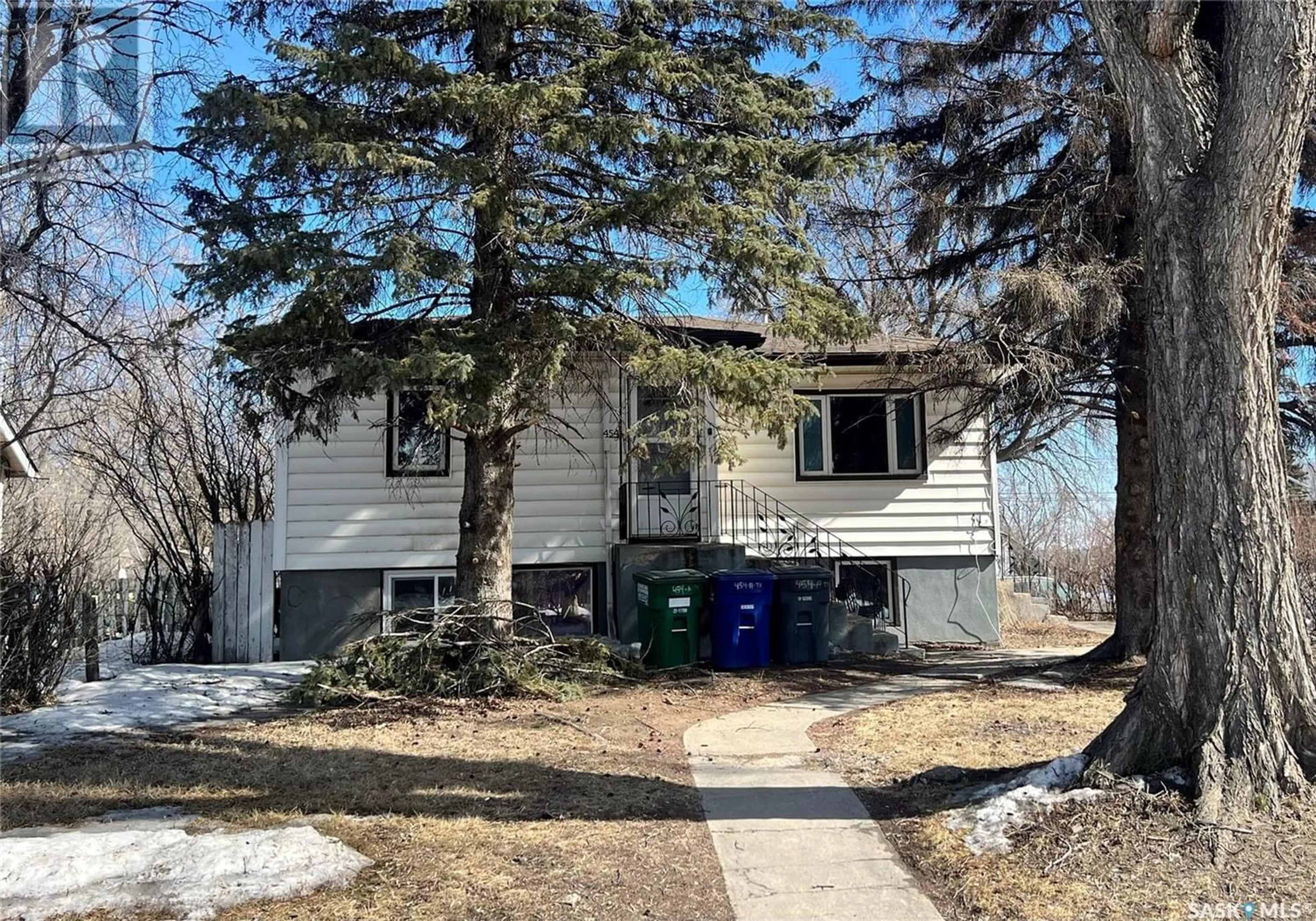 A pic from exterior of the house or condo for 454 T AVENUE S, Saskatoon Saskatchewan S7H0A9