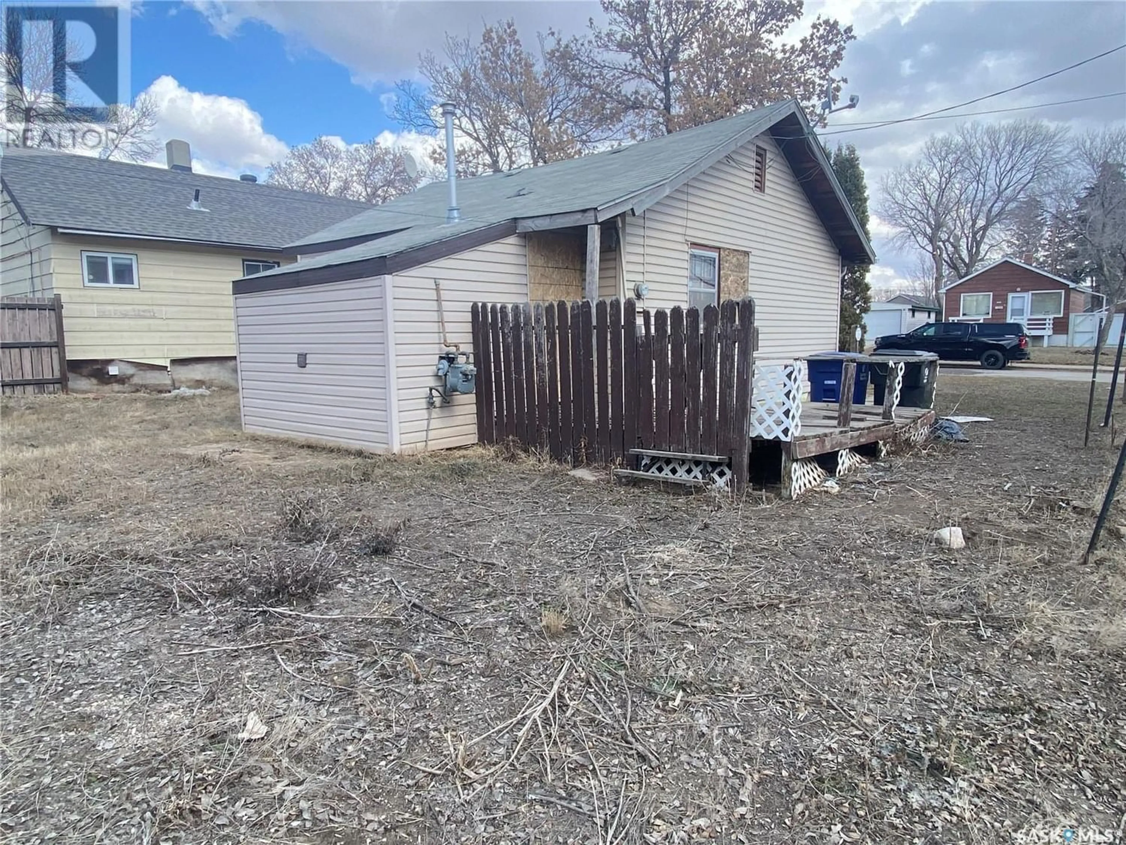 Frontside or backside of a home for 1213 1st AVENUE N, Saskatoon Saskatchewan S7K1Y5