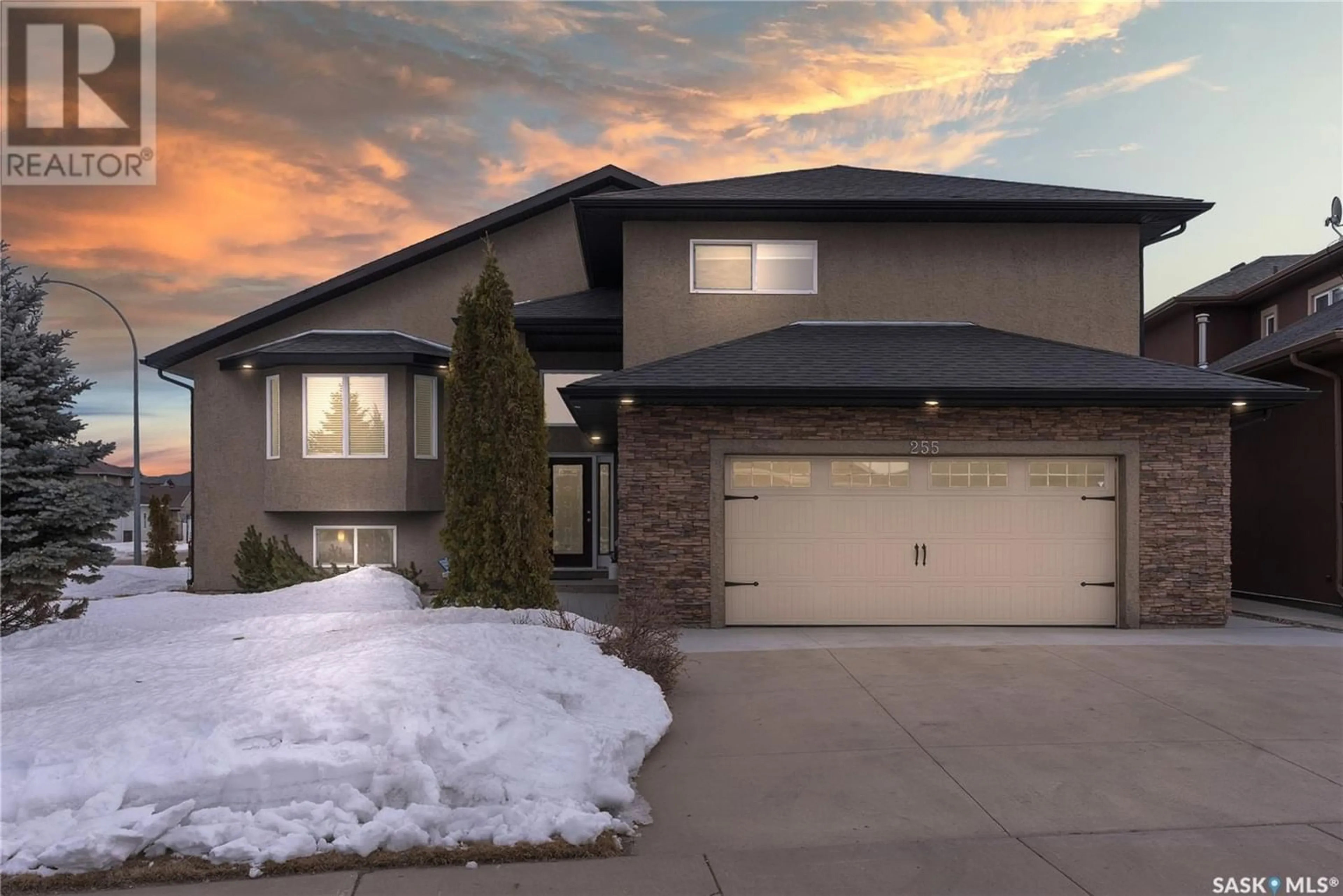 Frontside or backside of a home for 255 Beechdale COURT, Saskatoon Saskatchewan S7V0A4