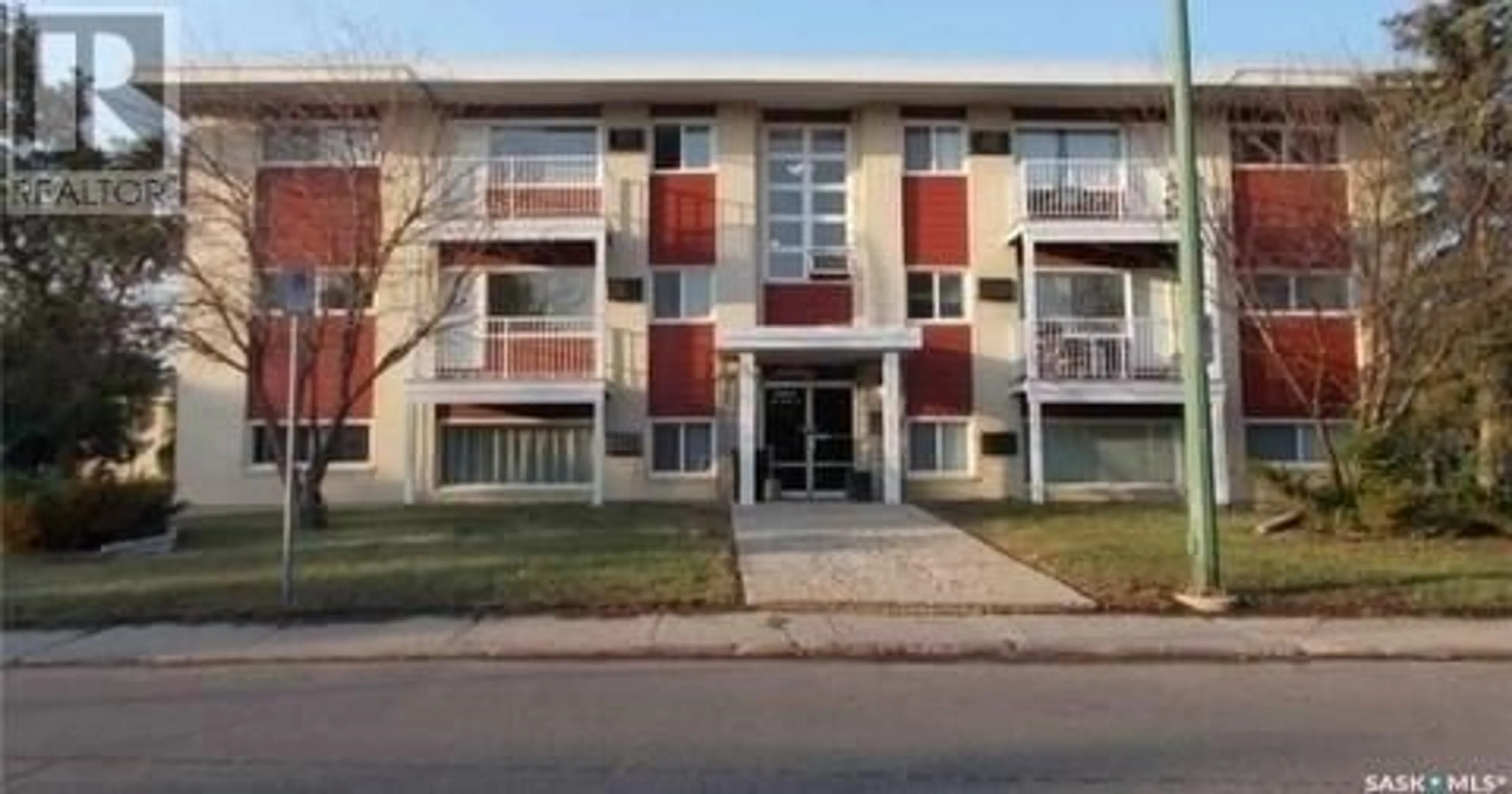 A pic from exterior of the house or condo for 1811 8th AVENUE N, Regina Saskatchewan S4R0G5