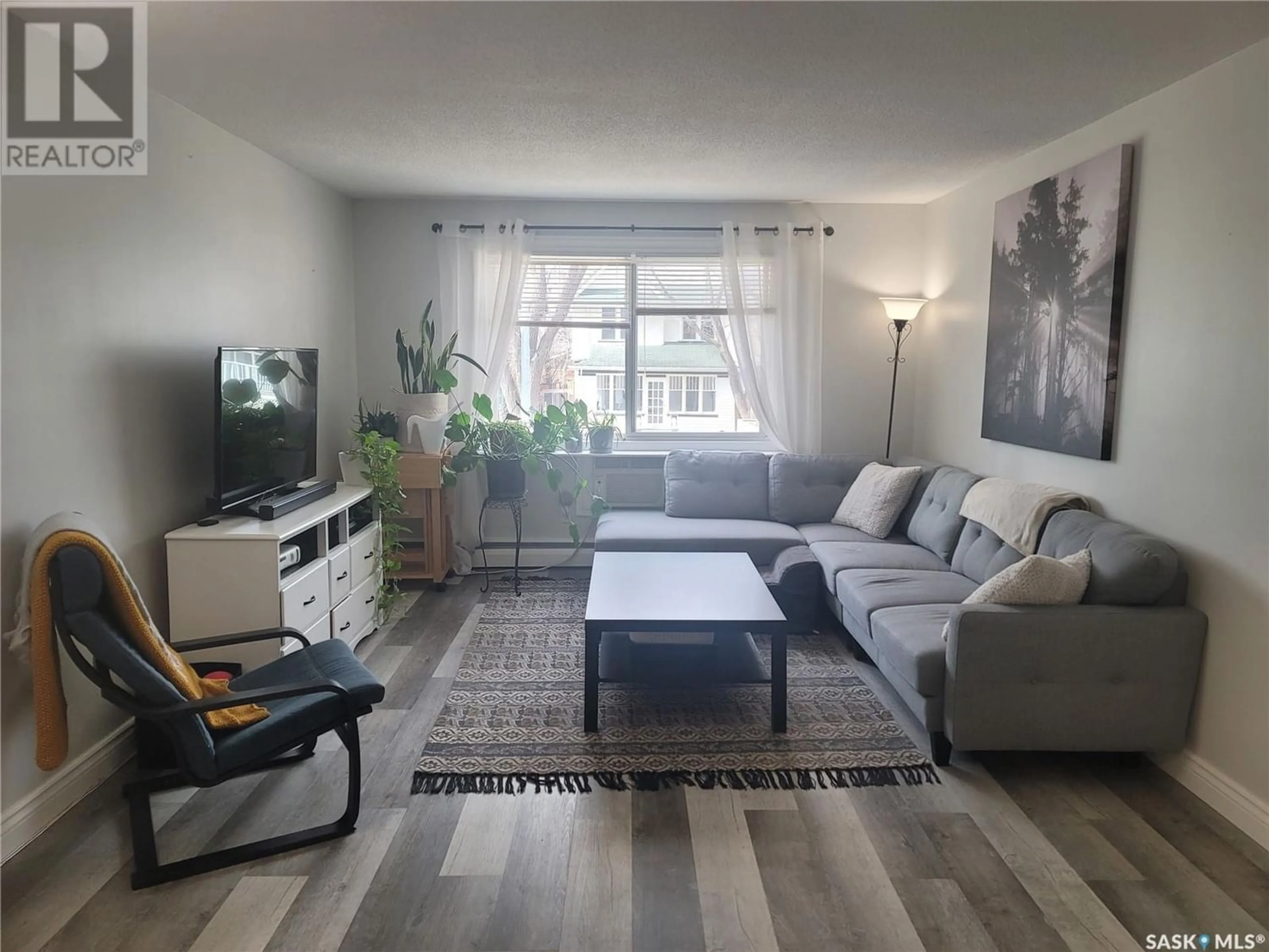 Living room for 14 2121 RAE STREET, Regina Saskatchewan S4T2E8