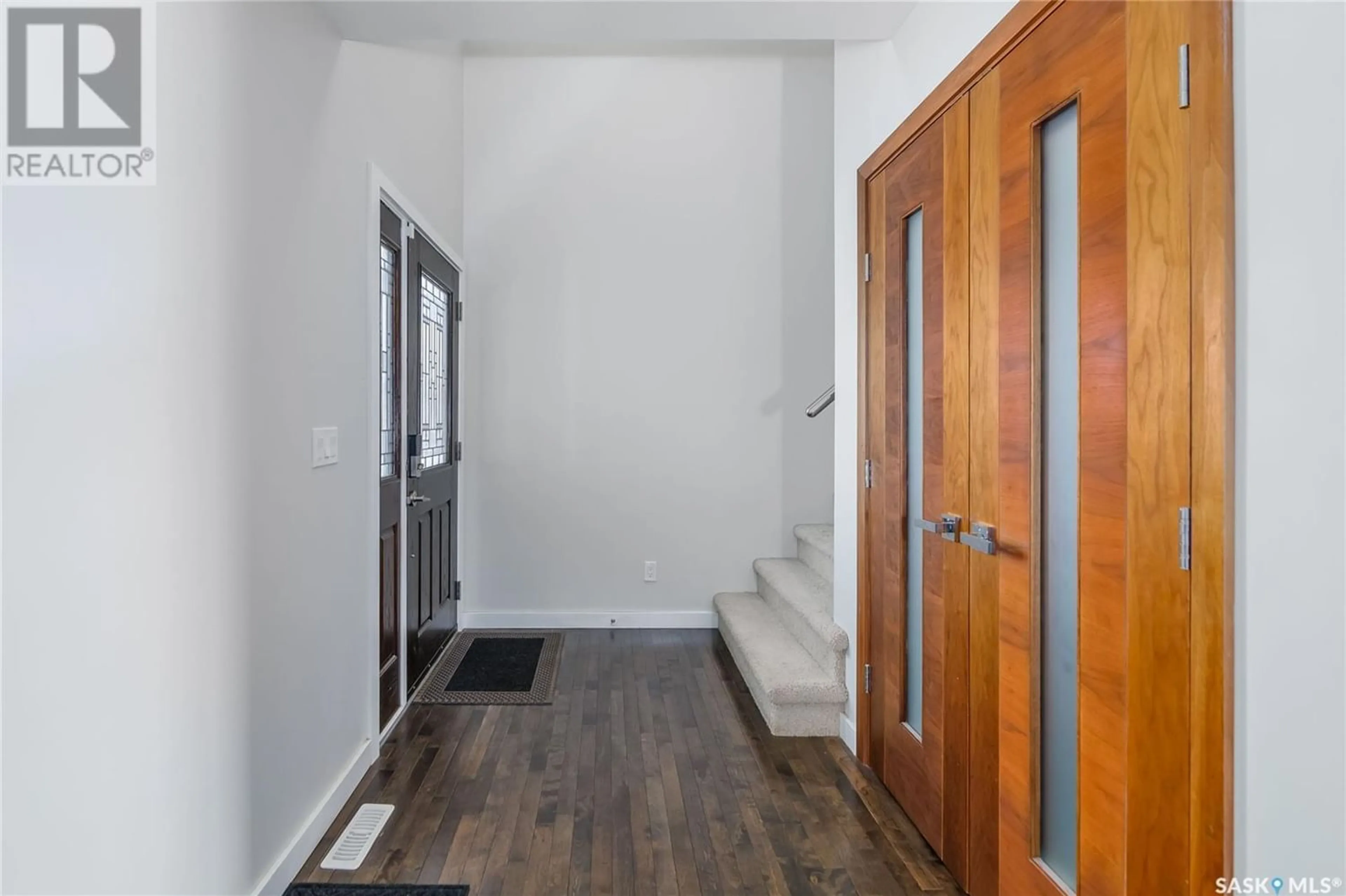 Indoor entryway for 434 Pichler CRESCENT, Saskatoon Saskatchewan S7V0H2