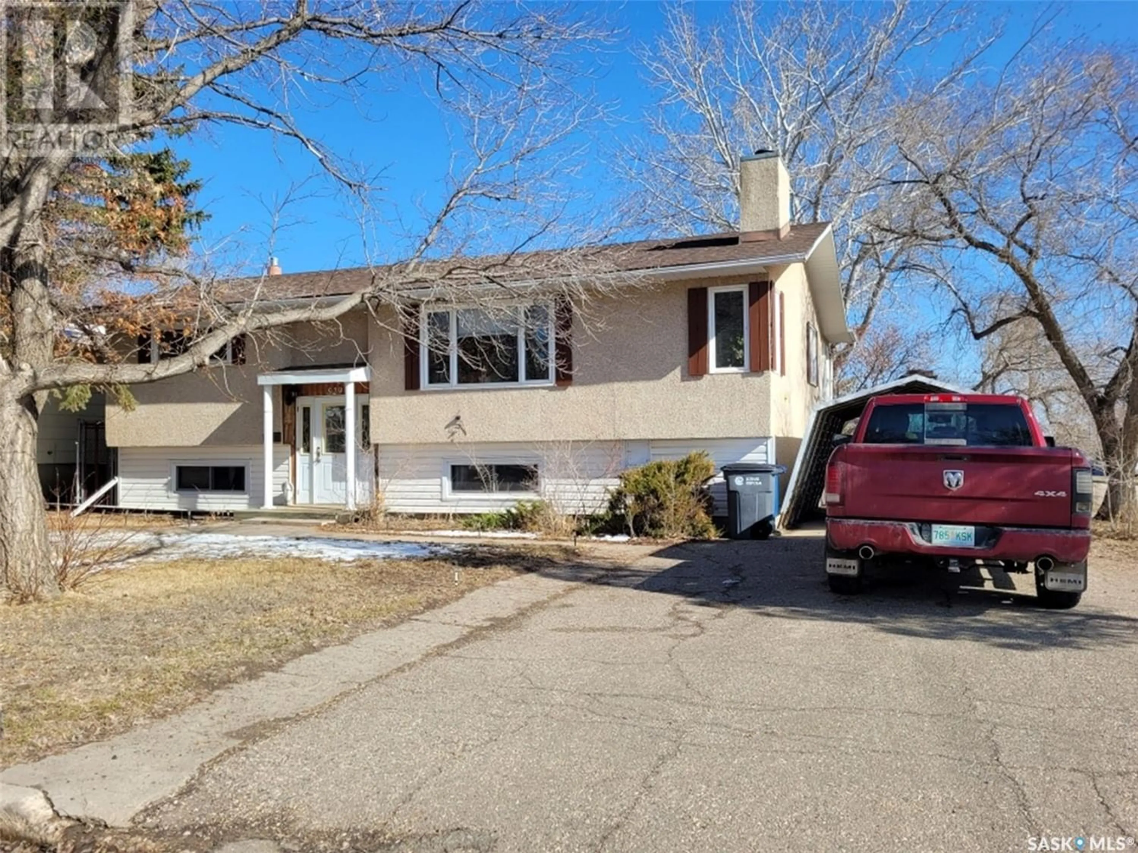 Frontside or backside of a home for 529 6th AVENUE E, Assiniboia Saskatchewan S0H0B0