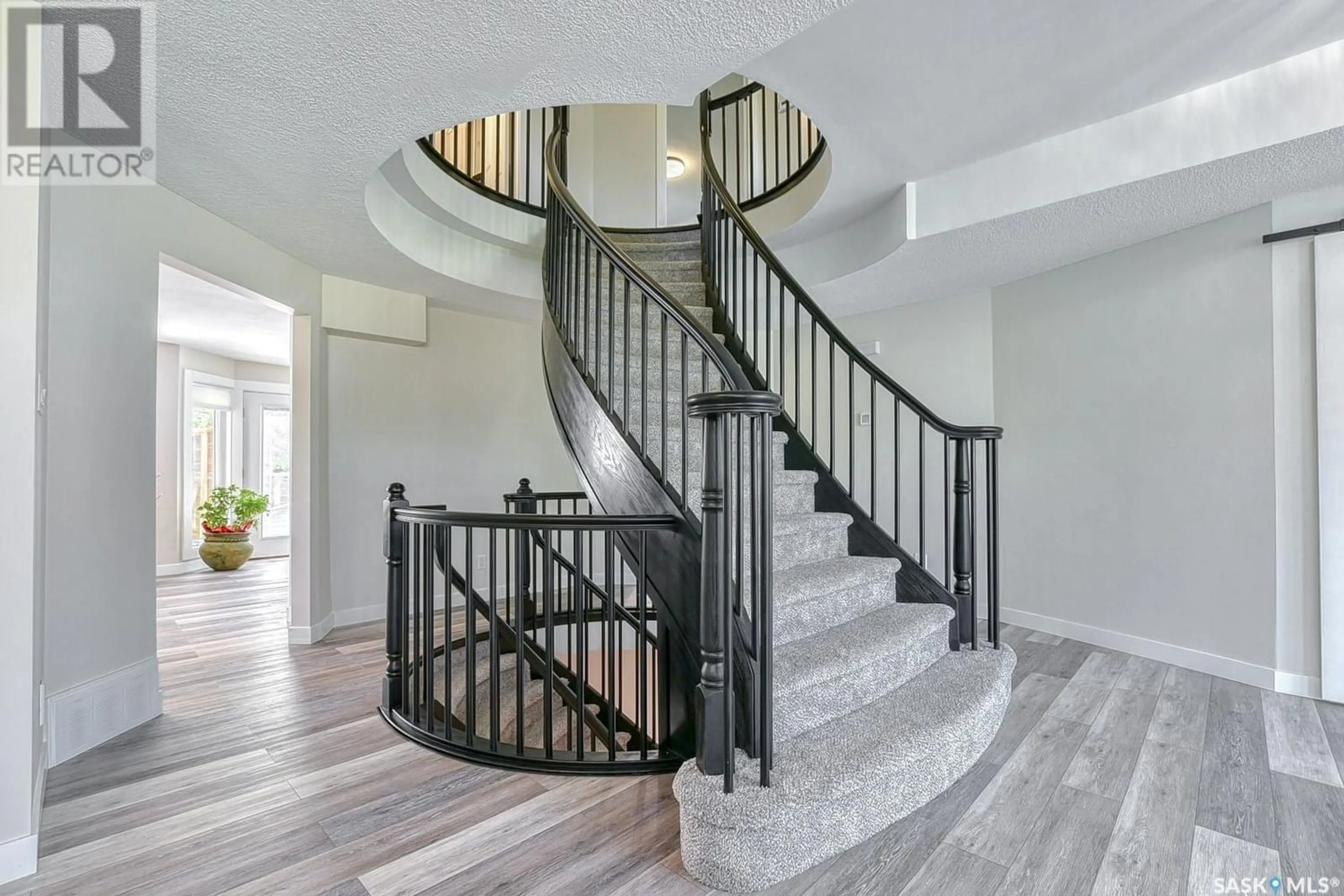 Stairs for 1017 Kingsmere AVENUE, Emerald Park Saskatchewan S4L1A6