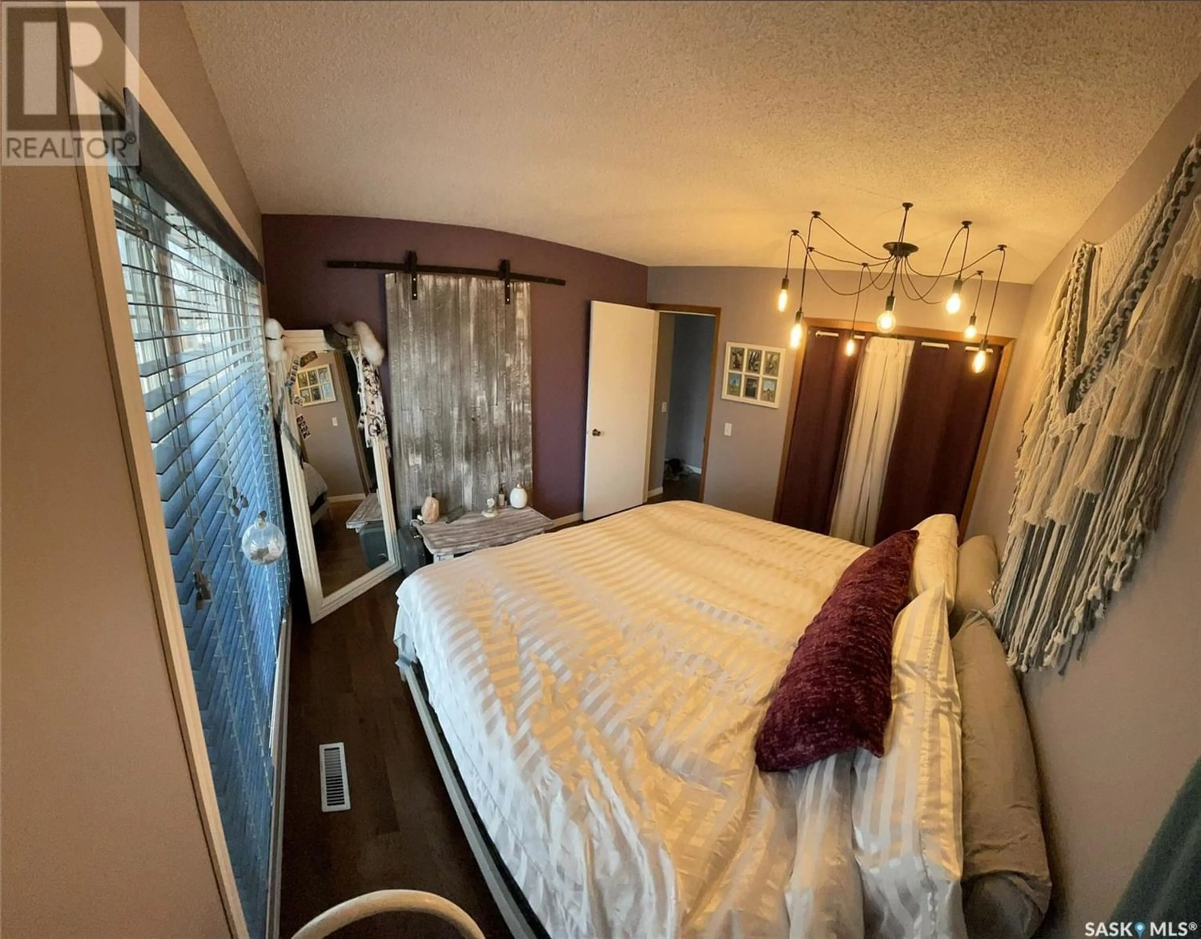 A pic of a room for 2855 Hartmann CRESCENT E, Regina Saskatchewan S4N6K8