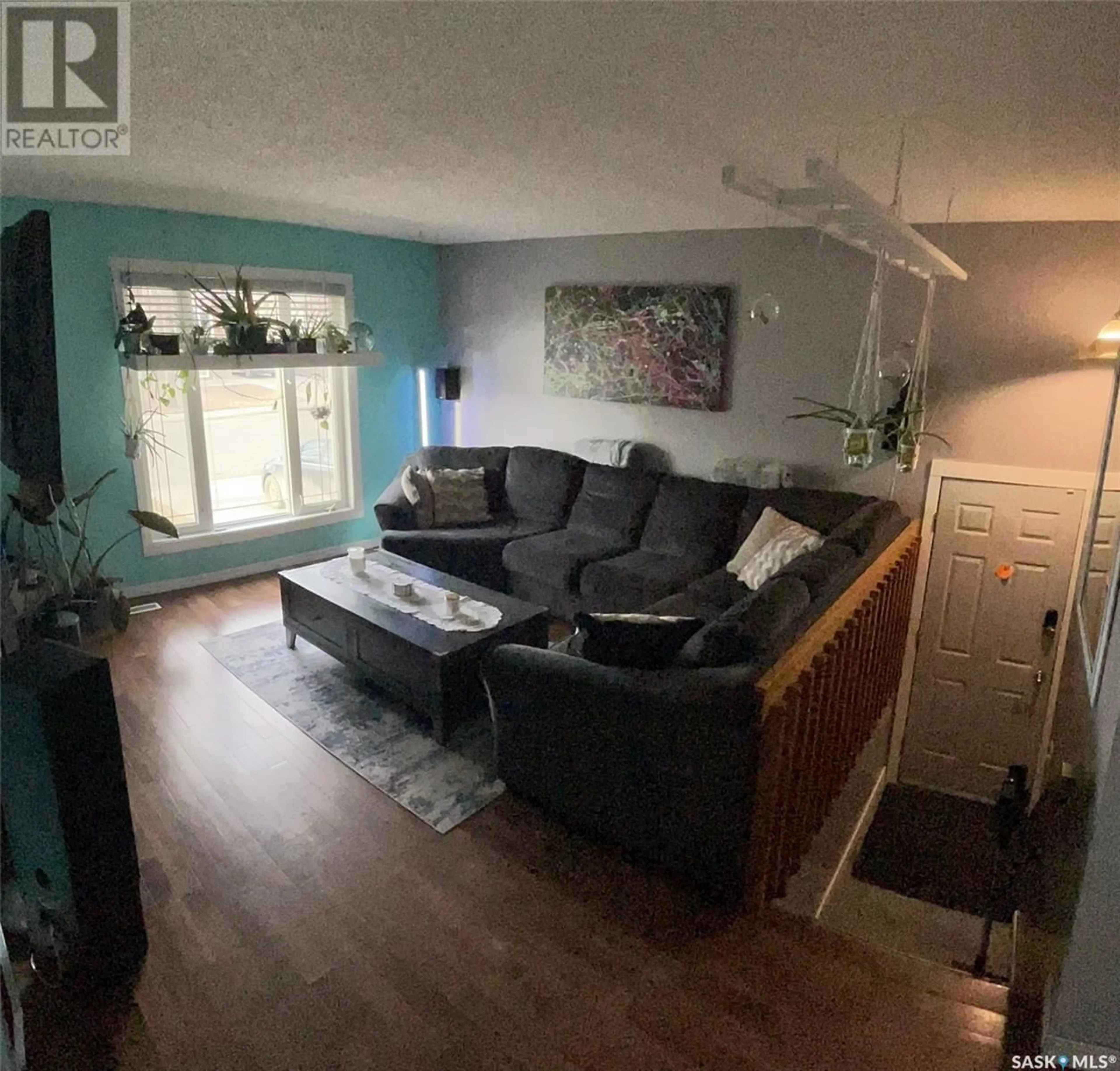 Living room for 2855 Hartmann CRESCENT E, Regina Saskatchewan S4N6K8