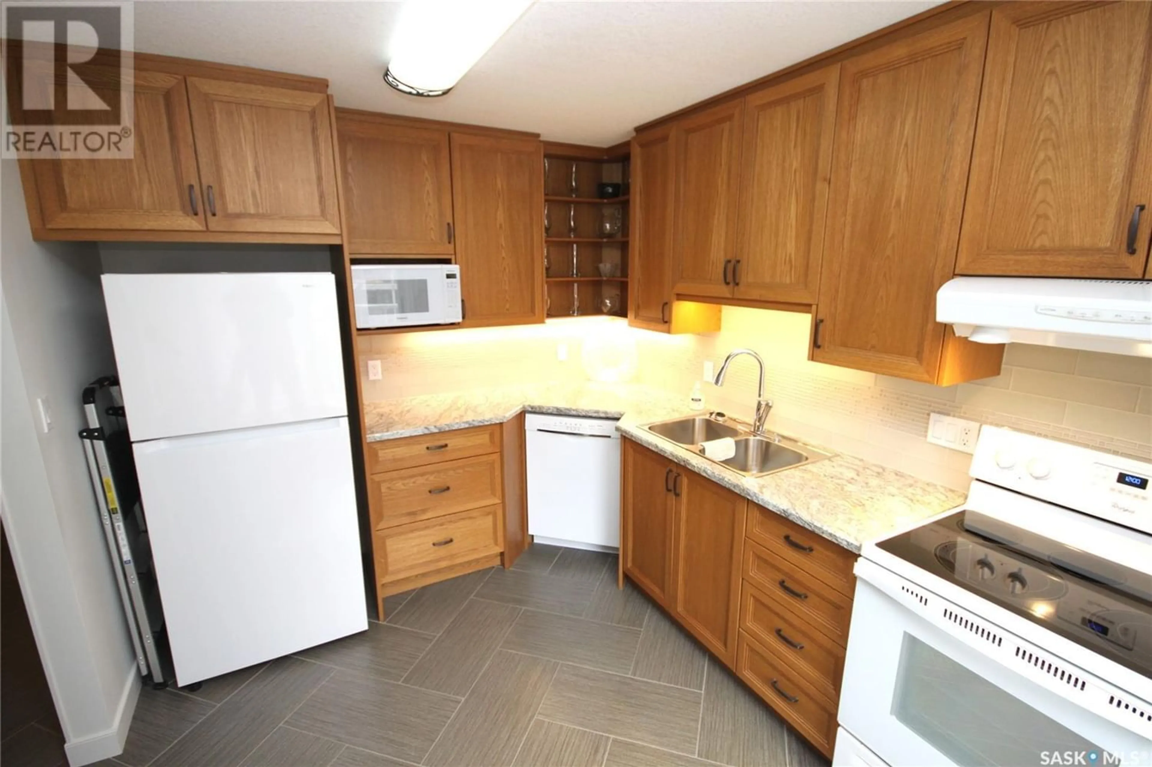Standard kitchen for 304 2275 MCINTYRE STREET, Regina Saskatchewan S4P2S1