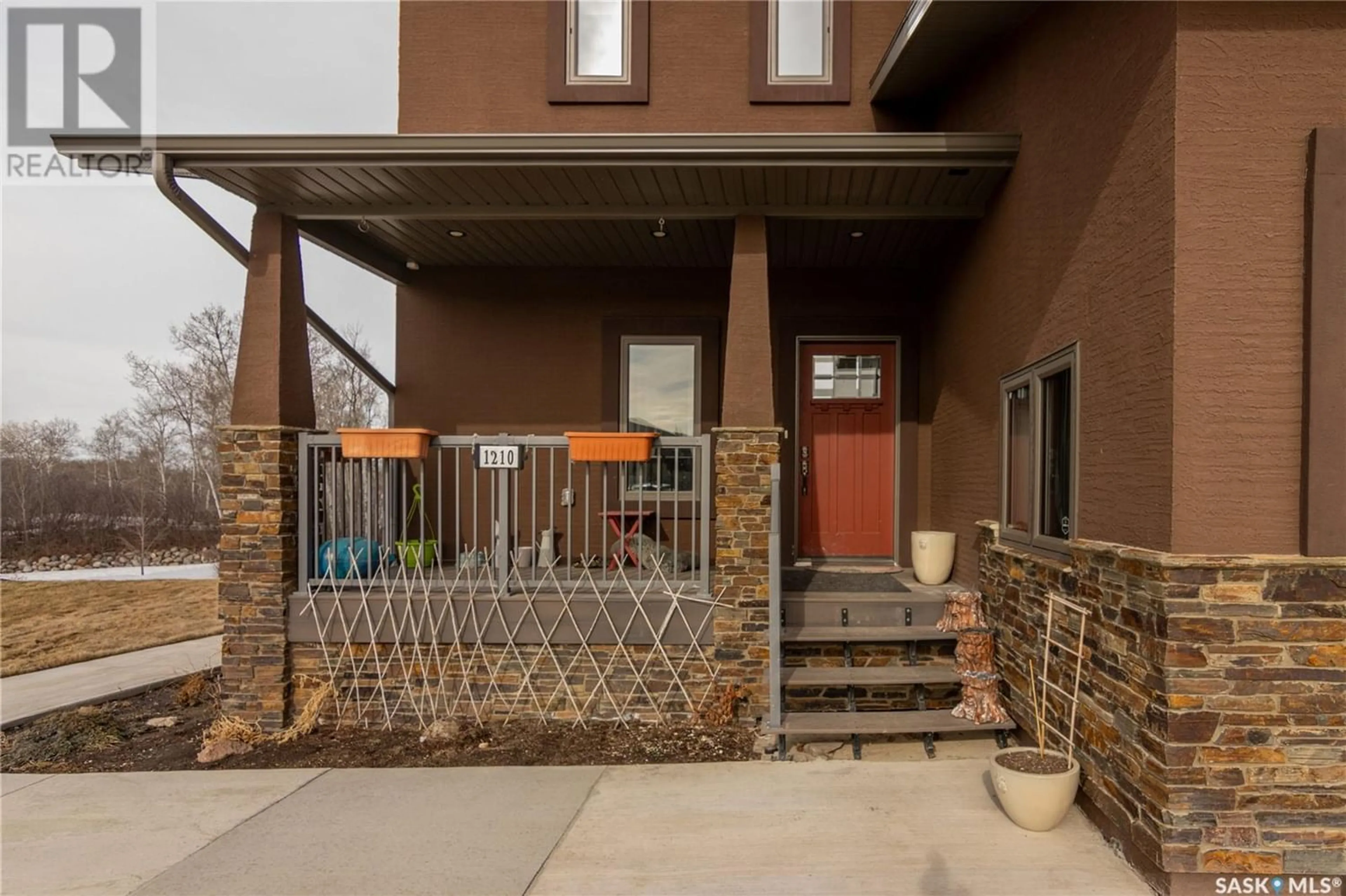A pic from exterior of the house or condo for 1210 DENNIS STREET, Esterhazy Saskatchewan S0A0X0