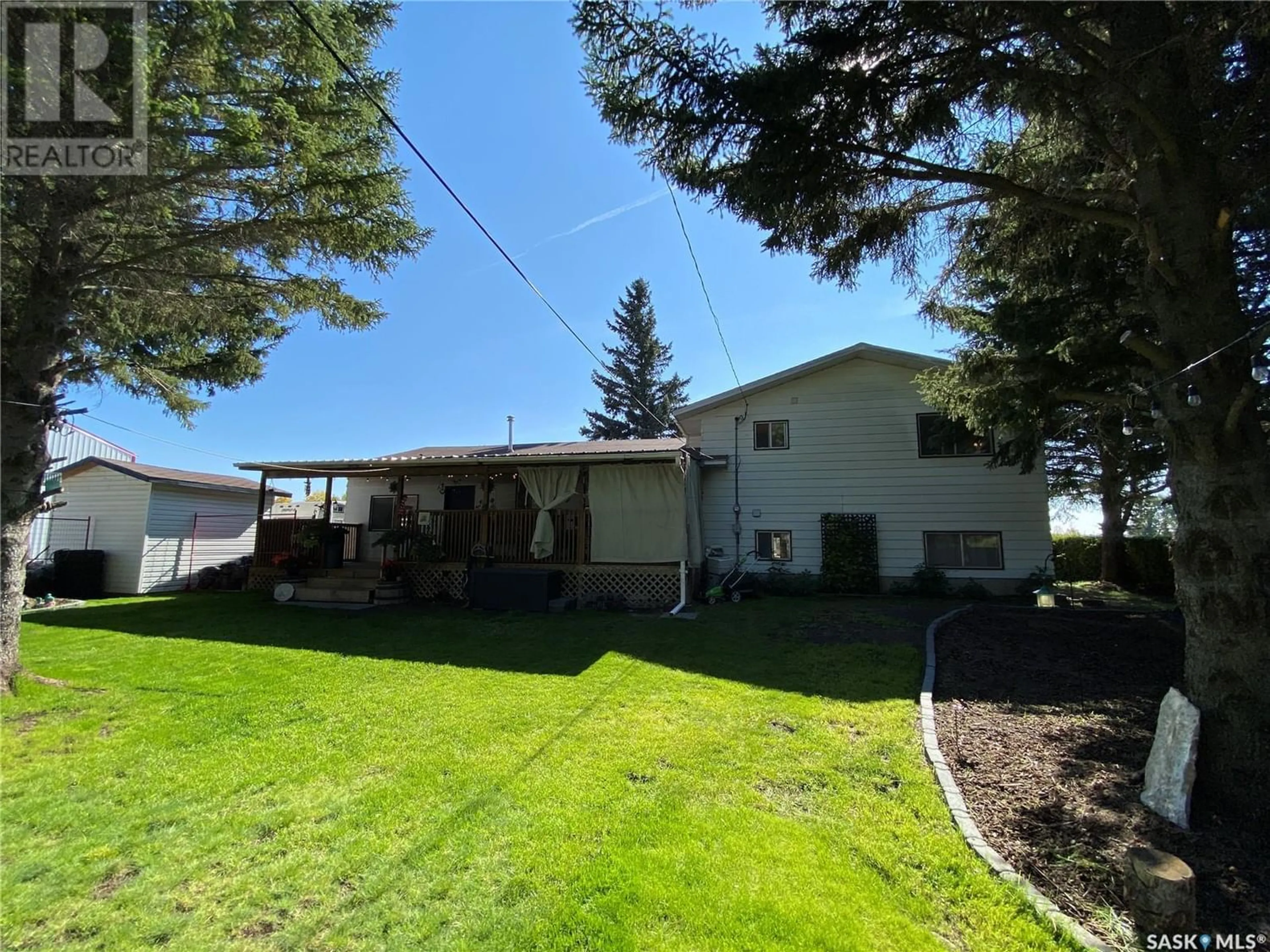 Frontside or backside of a home for 101 Railway AVENUE, Vonda Saskatchewan S0K4N0