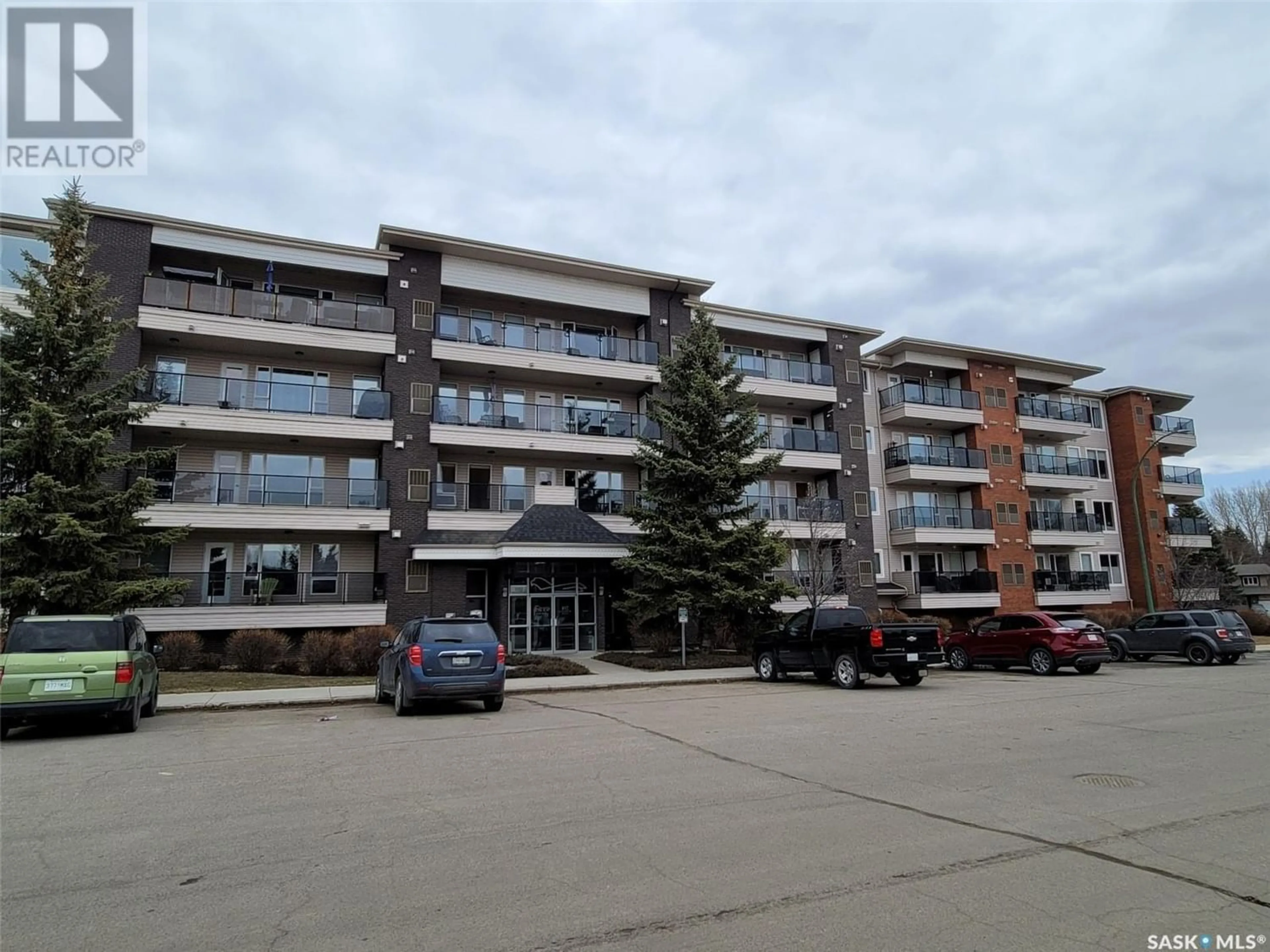 A pic from exterior of the house or condo for 209 102 Kingsmere PLACE, Saskatoon Saskatchewan S7J2K3