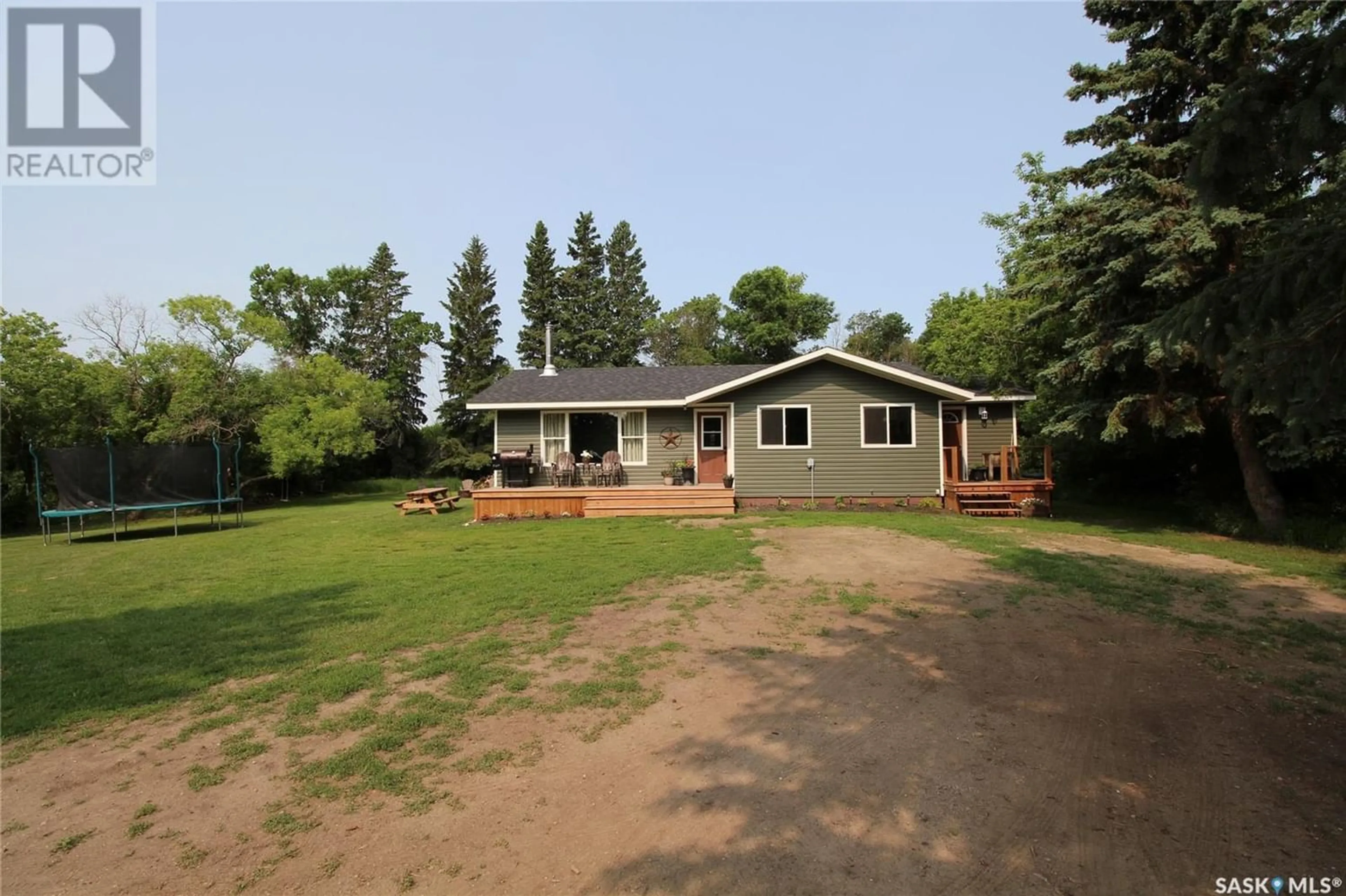 Cottage for MacKillop Acreage, Willowdale Rm No. 153 Saskatchewan S0A3L0