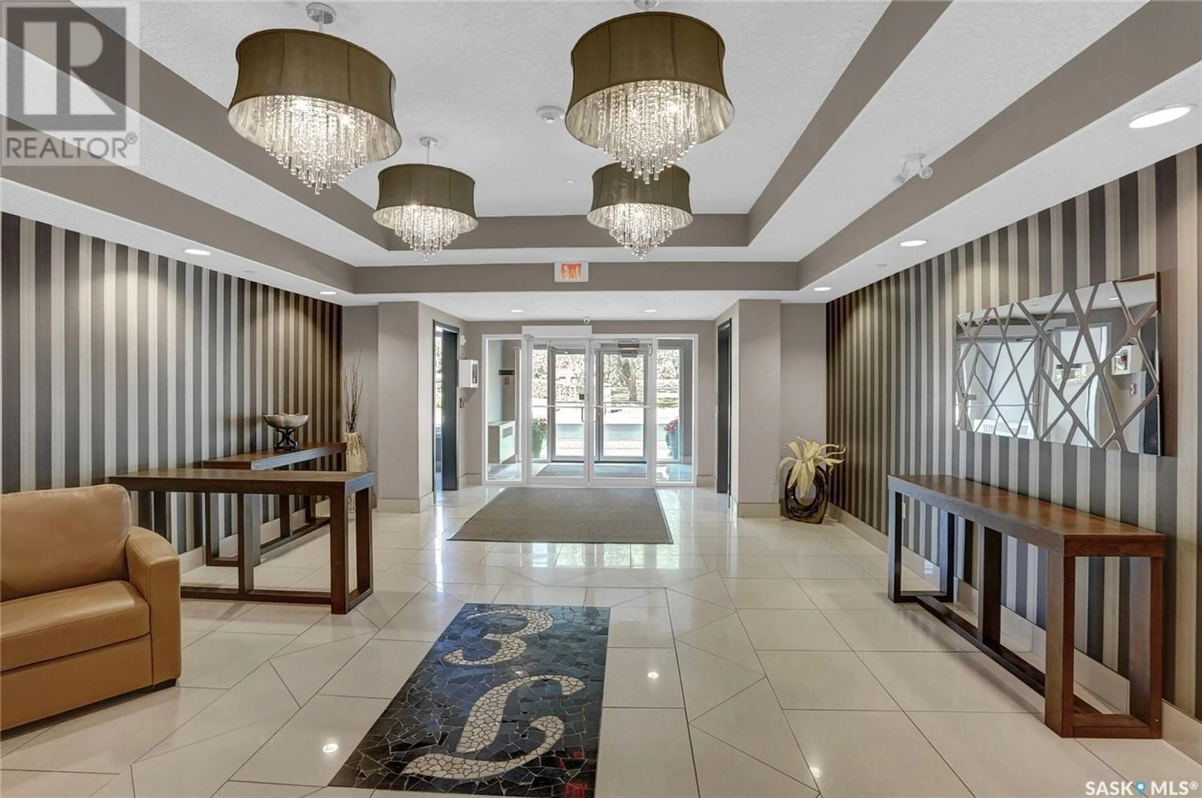 Indoor lobby for 502 205 Fairford STREET E, Moose Jaw Saskatchewan S6H0E1