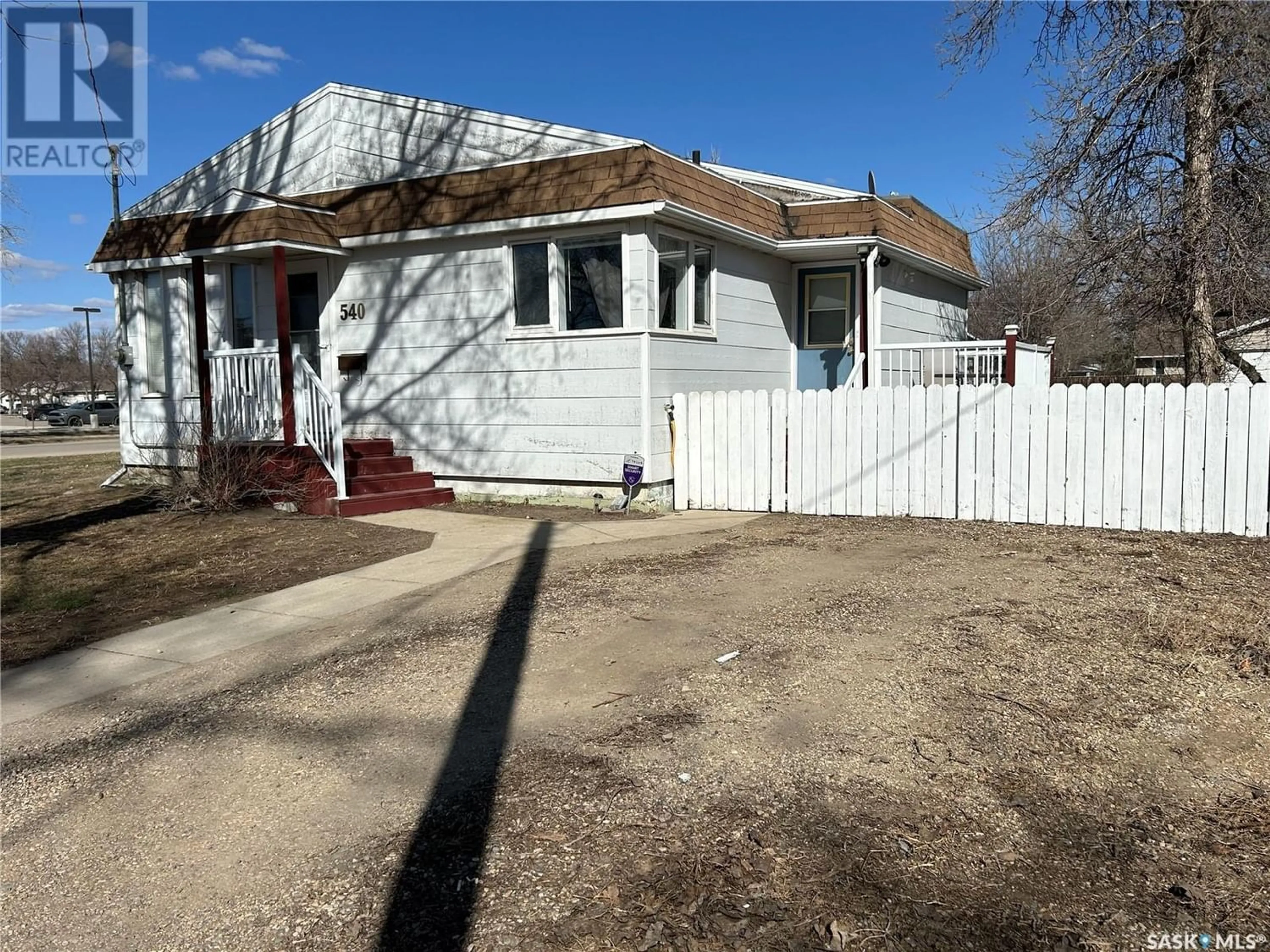 Frontside or backside of a home for 540 Alexandra STREET, Weyburn Saskatchewan S4H1R8