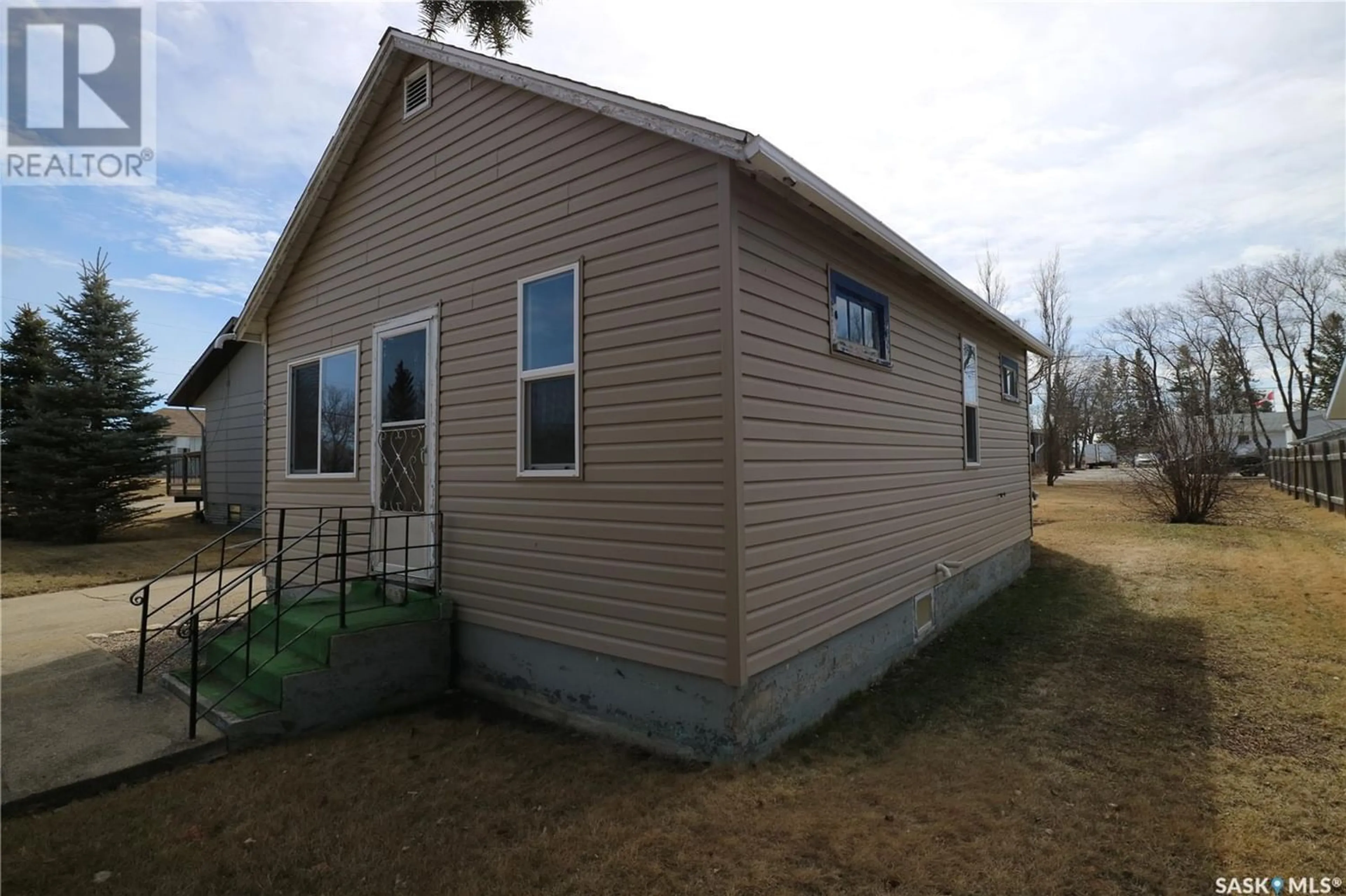Frontside or backside of a home for 403 Main STREET, Wakaw Saskatchewan S0K4P0