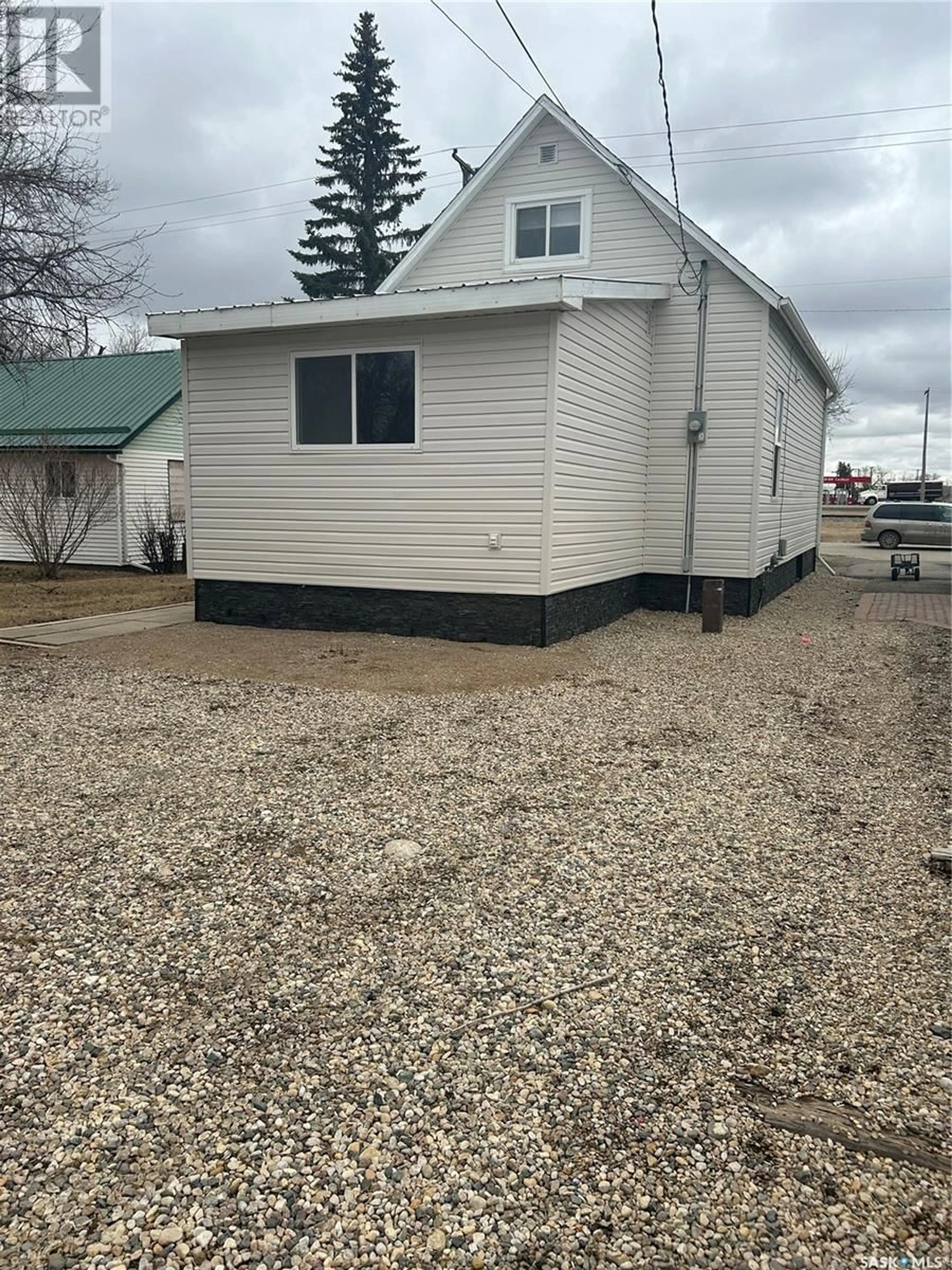 A pic from exterior of the house or condo for 1005 94th AVENUE, Tisdale Saskatchewan S0E1T0