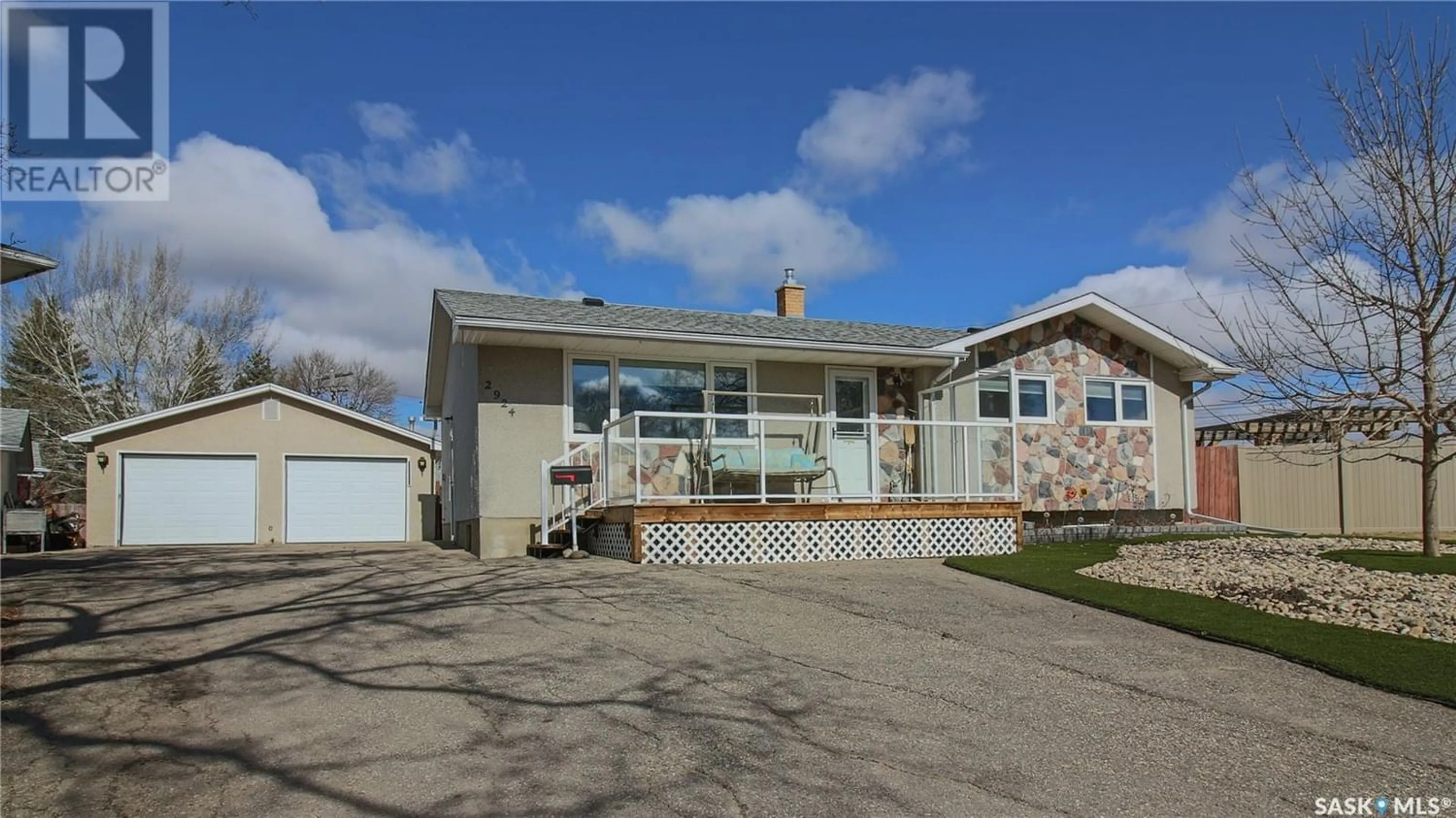 Frontside or backside of a home for 2924 3RD AVENUE N, Regina Saskatchewan S4R0W5