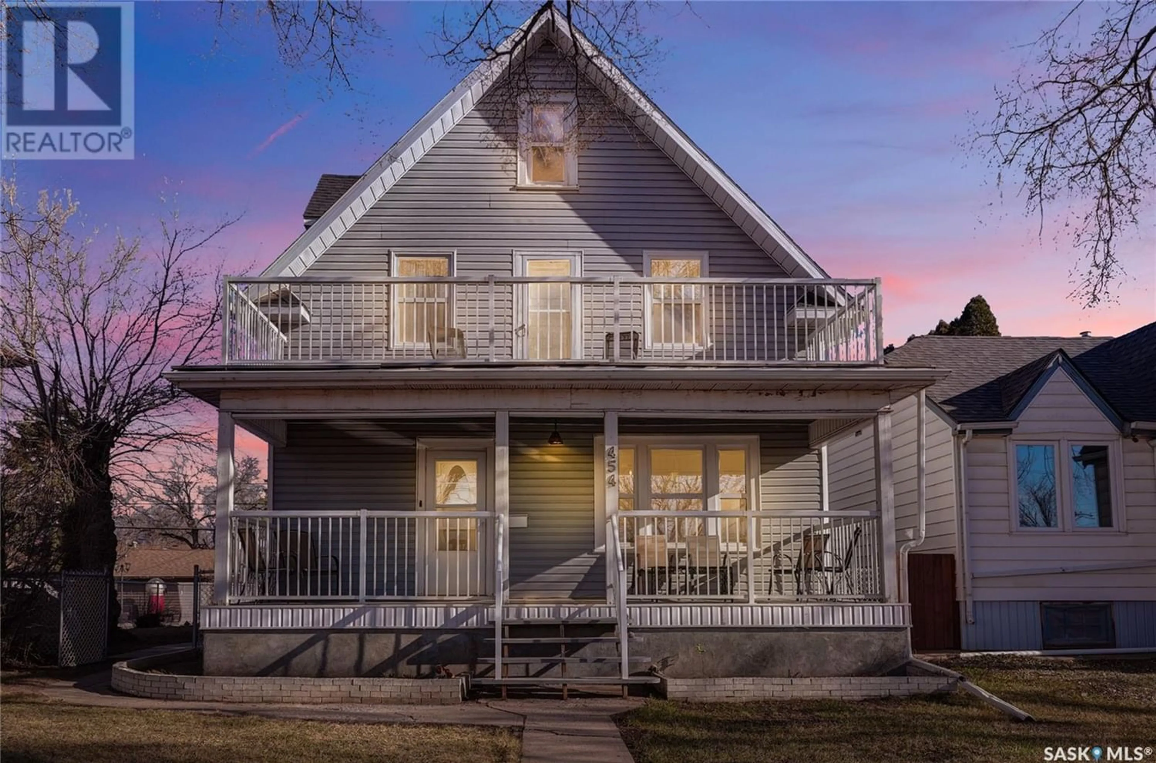 Frontside or backside of a home for 454 Fairford STREET E, Moose Jaw Saskatchewan S6H0E5