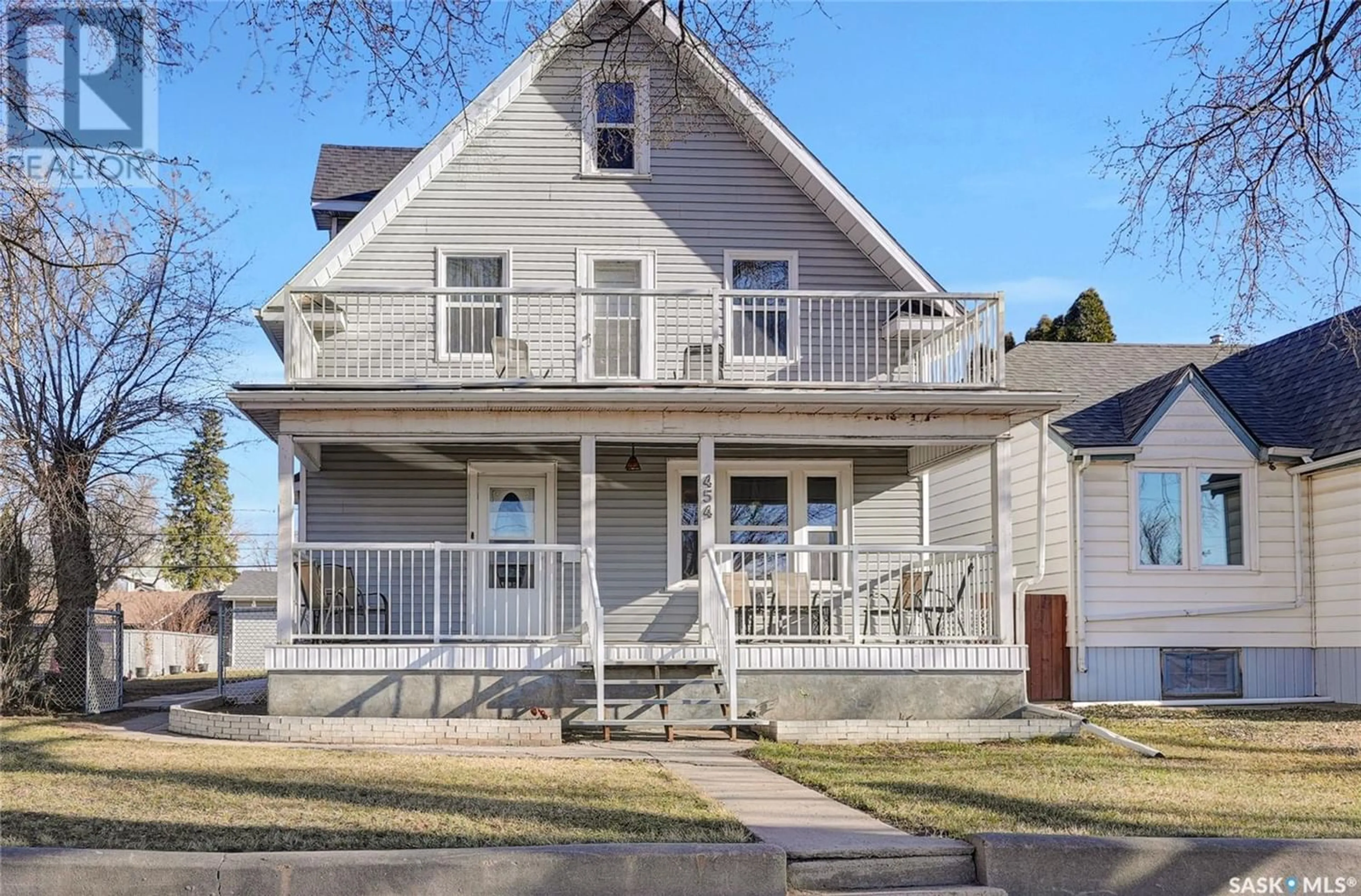 Frontside or backside of a home for 454 Fairford STREET E, Moose Jaw Saskatchewan S6H0E5