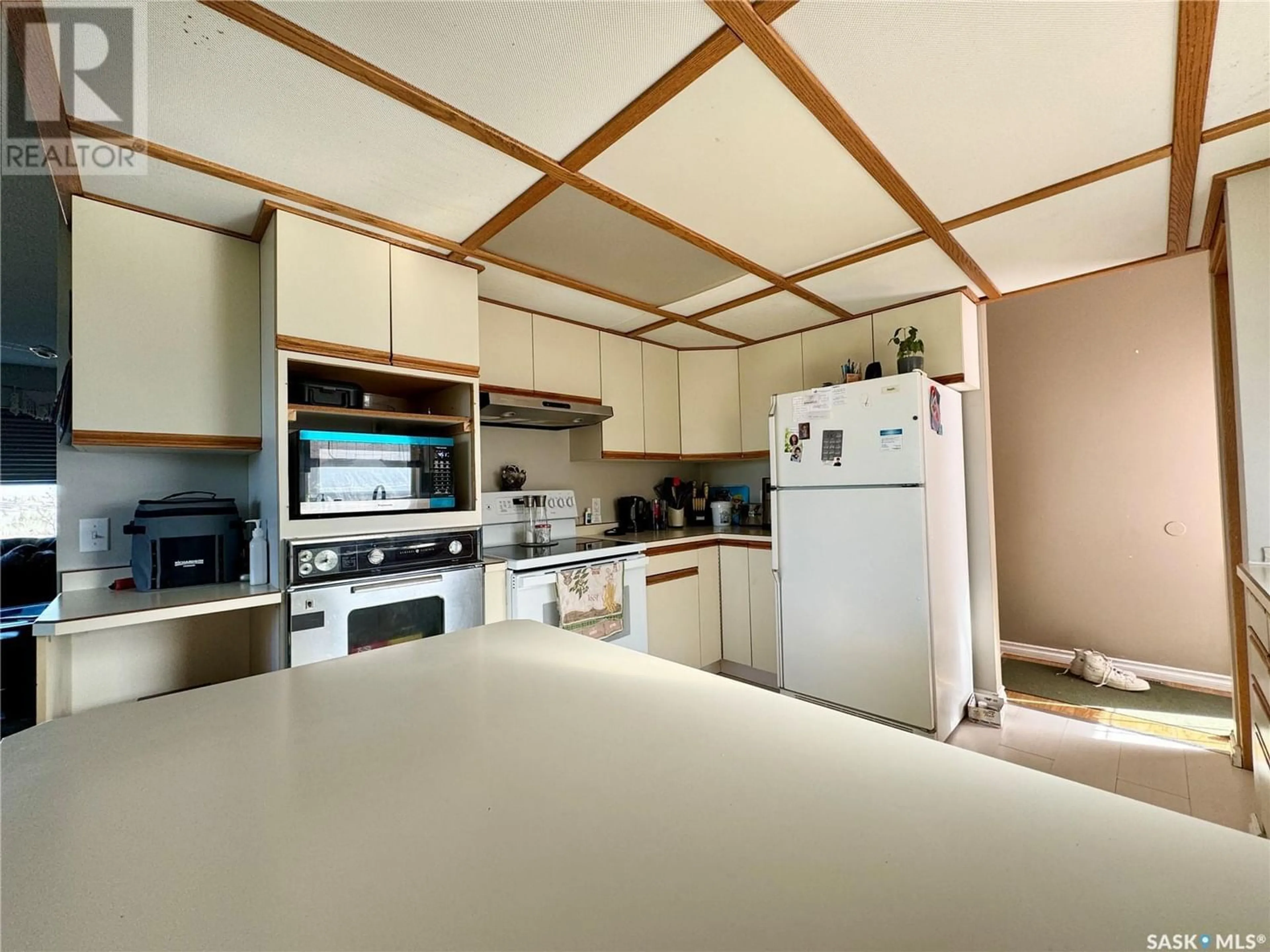 Standard kitchen for 201 32nd STREET, Battleford Saskatchewan S0M0E0