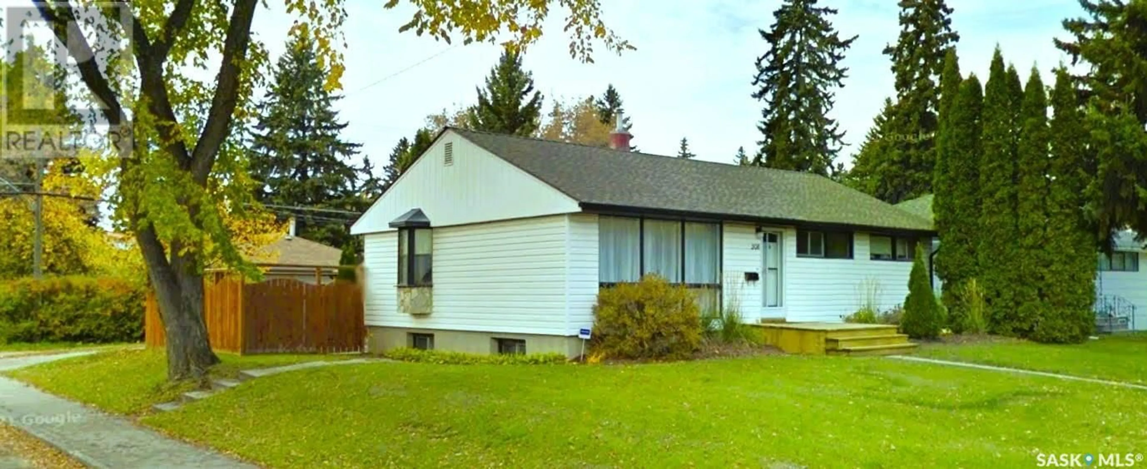 Frontside or backside of a home for 208 Wilson CRESCENT, Saskatoon Saskatchewan S7J2L7