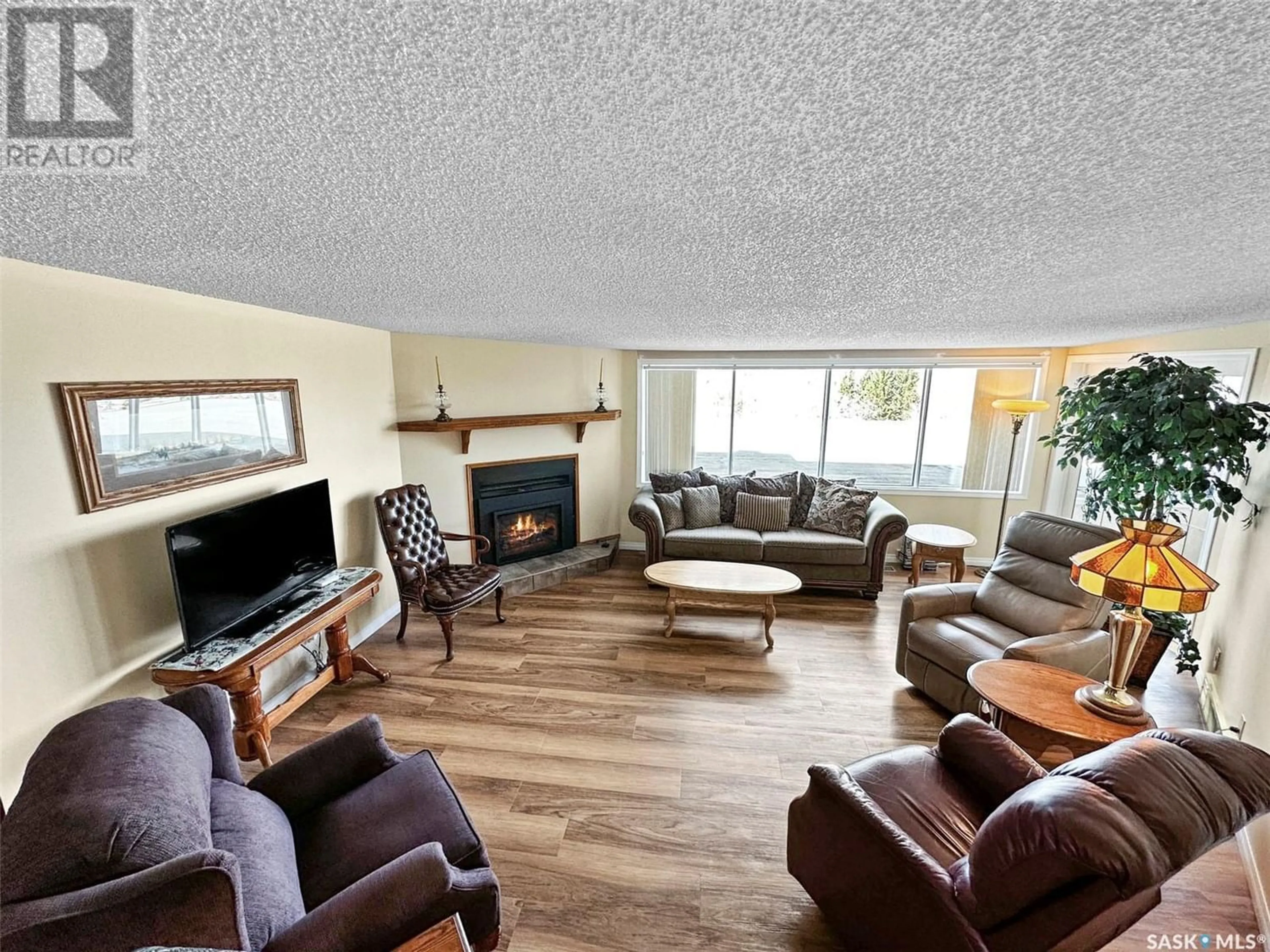 Living room for 16 275 Alpine CRESCENT, Swift Current Saskatchewan S9H4Y8