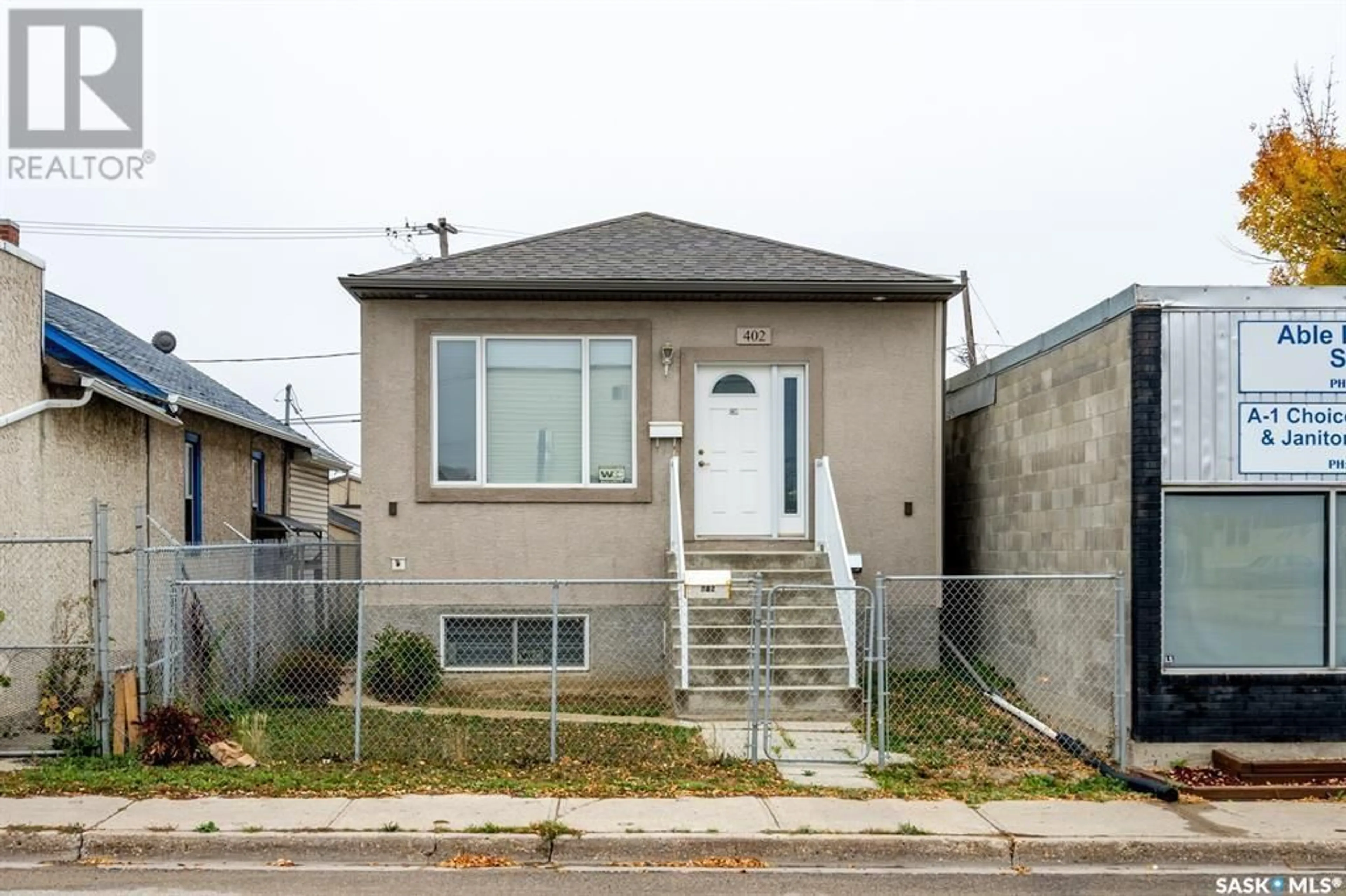 Frontside or backside of a home for 402 Victoria AVENUE, Regina Saskatchewan S4N0P6