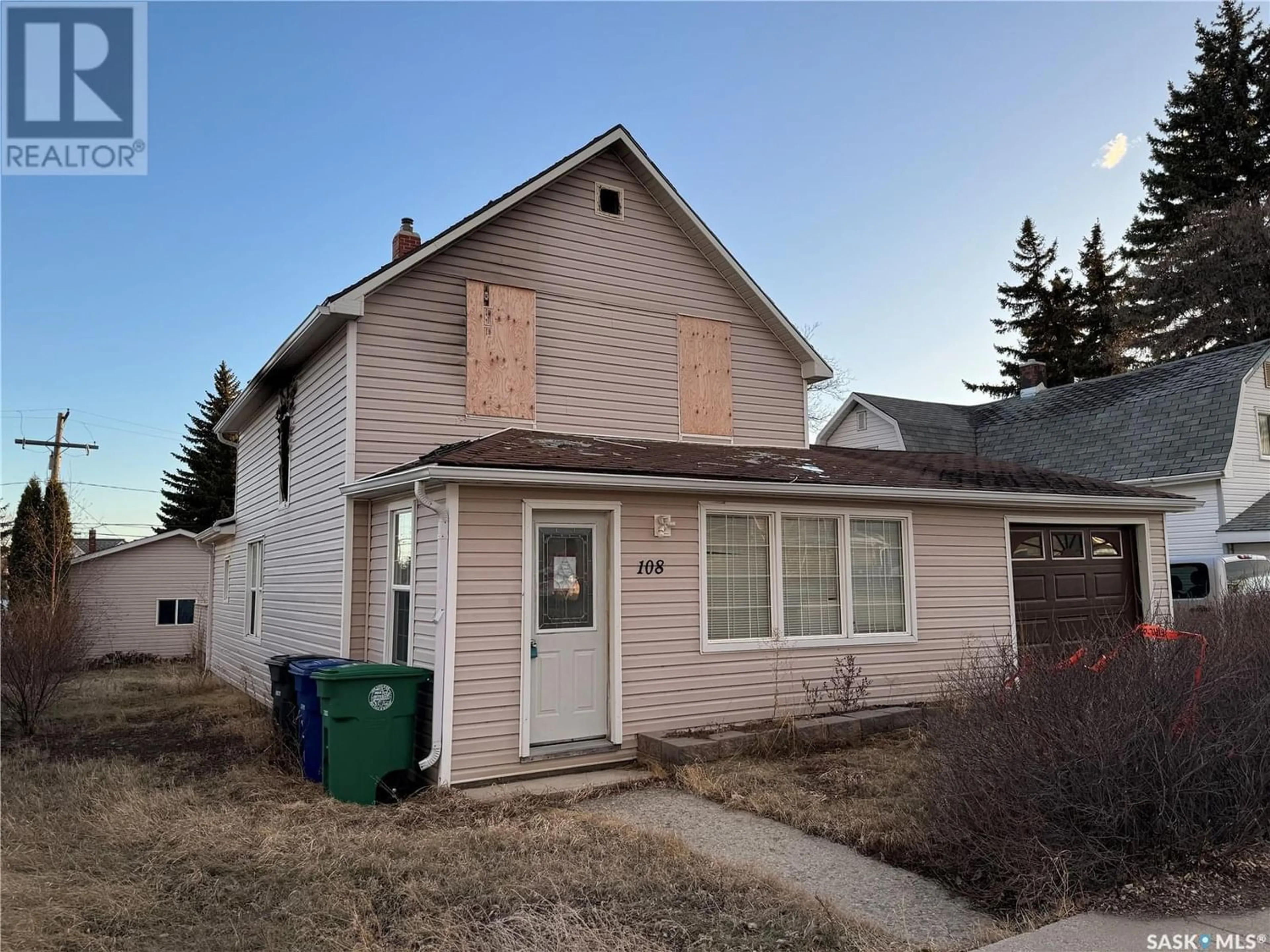 Frontside or backside of a home for 108 5th AVENUE W, Biggar Saskatchewan S0K0M0